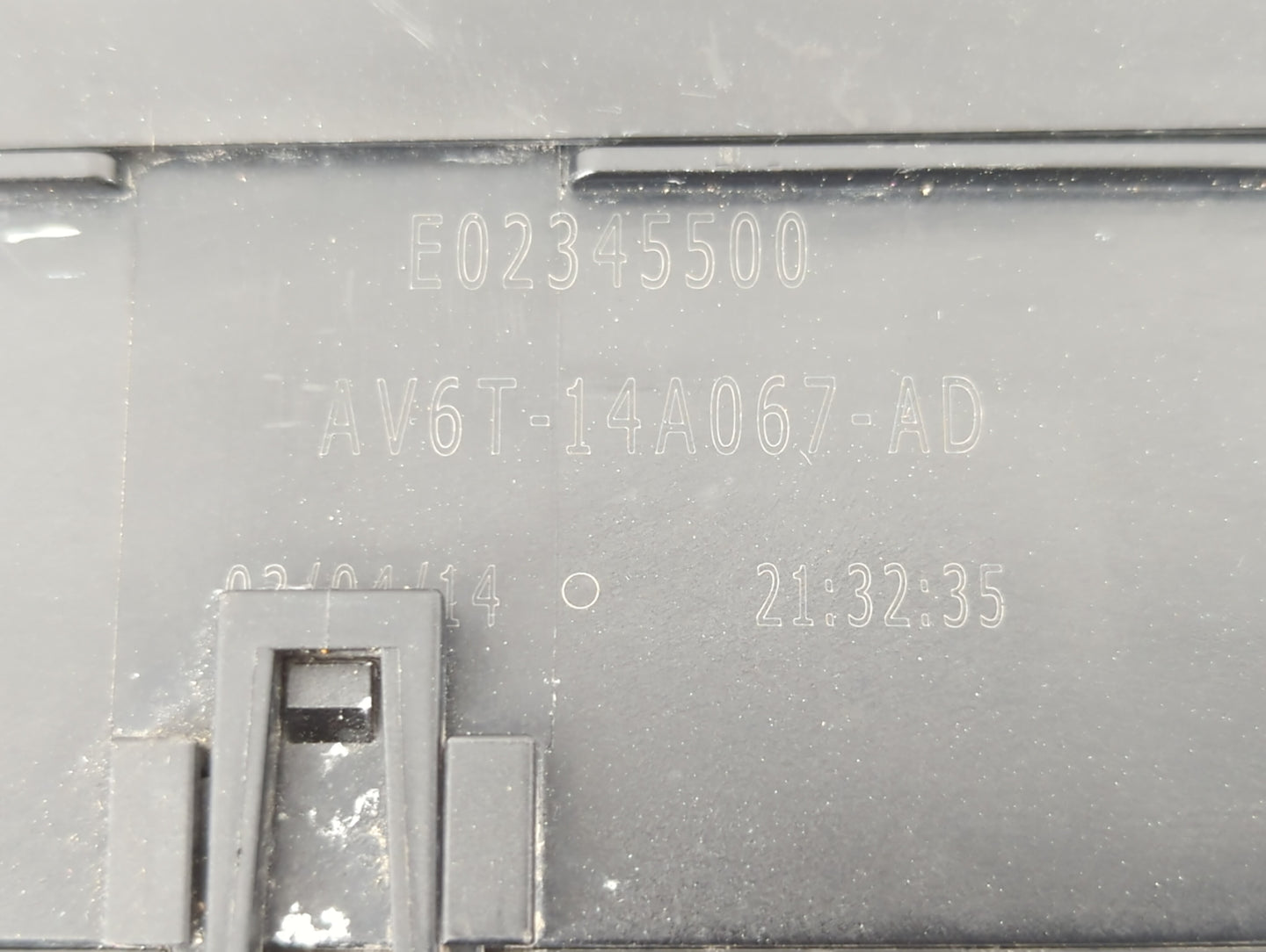 2013-2016 Ford Escape Fusebox Fuse Box Panel Relay Module P/N:AV6T-14A142-AB AV6T-14A067-AC Fits Fits 2013 2014 2015 2016 OE