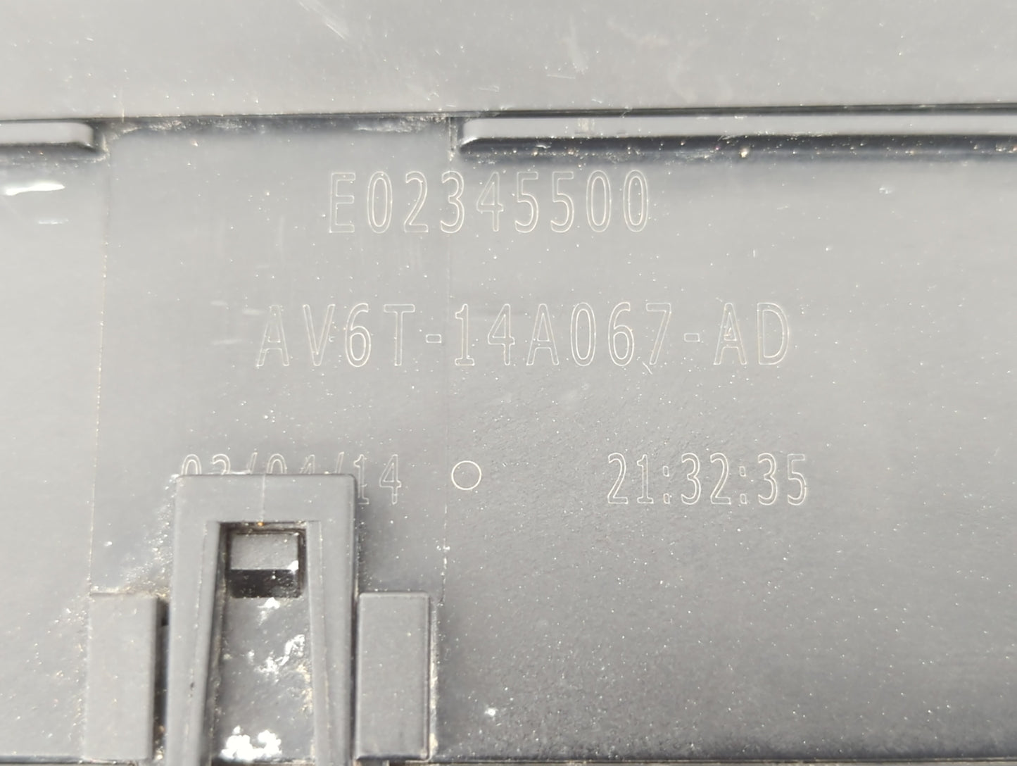 2013-2016 Ford Escape Fusebox Fuse Box Panel Relay Module P/N:AV6T-14A142-AB AV6T-14A067-AC Fits Fits 2013 2014 2015 2016 OE
