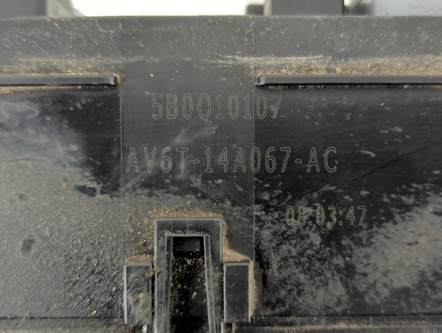 2013-2016 Ford Escape Fusebox Fuse Box Panel Relay Module P/N:AV6T-14A142-AB AV6T-14A067-AC Fits Fits 2013 2014 2015 2016 OE