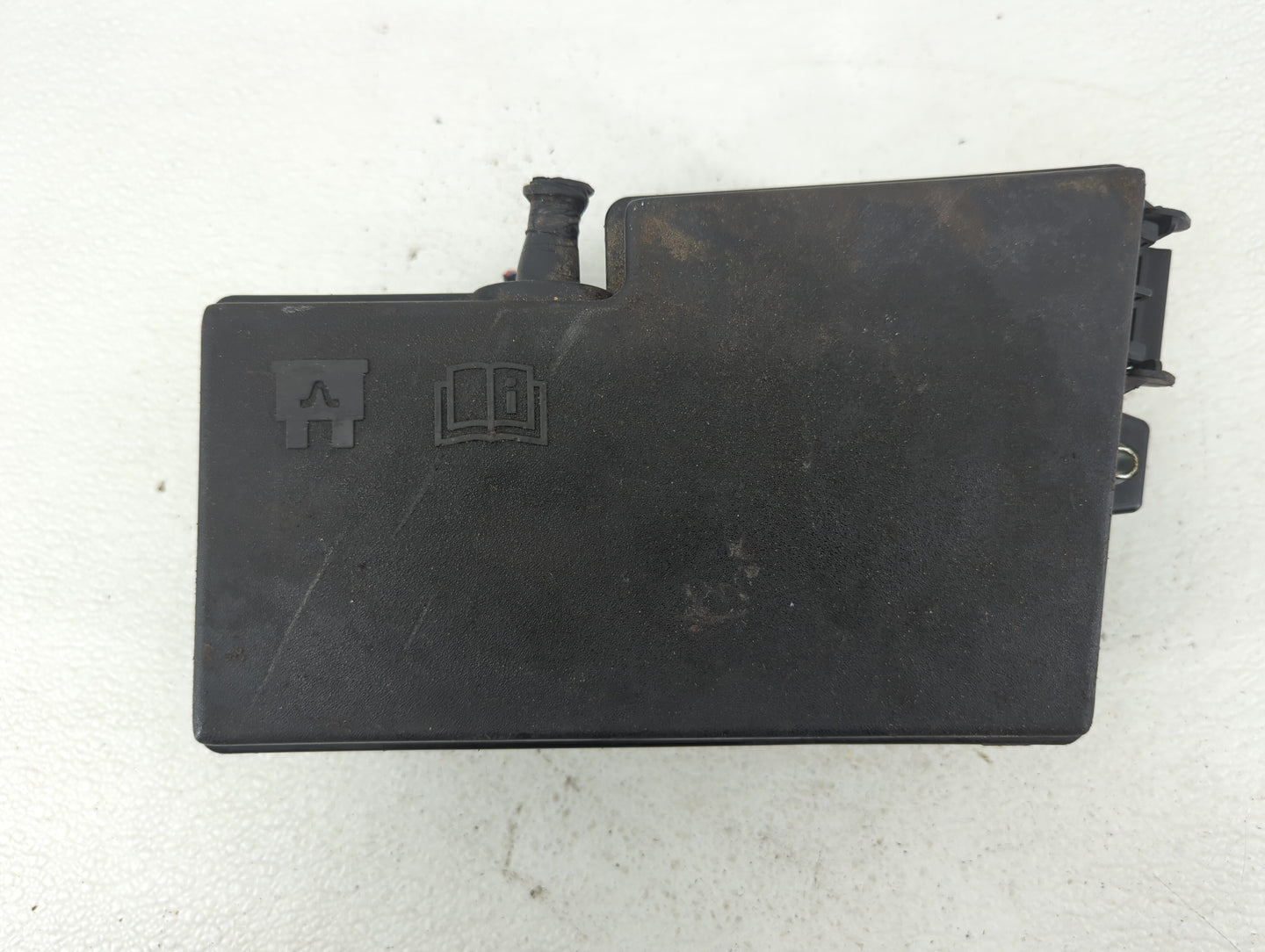2013-2016 Ford Escape Fusebox Fuse Box Panel Relay Module P/N:AV6T-14A142-AB Fits Fits 2013 2014 2015 2016 OEM Used Auto Par