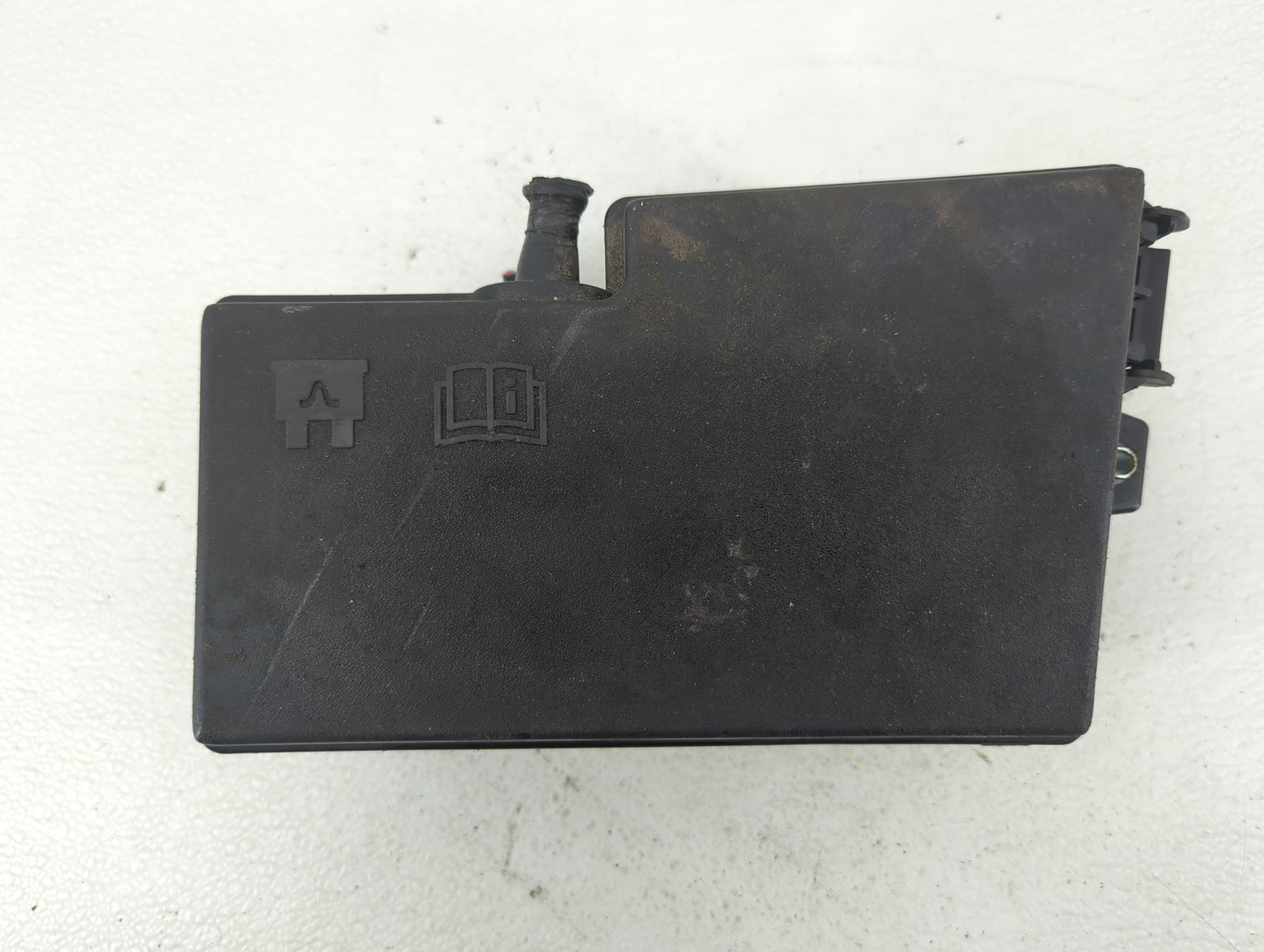 2013-2016 Ford Escape Fusebox Fuse Box Panel Relay Module P/N:AV6T-14A142-AB Fits Fits 2013 2014 2015 2016 OEM Used Auto Par