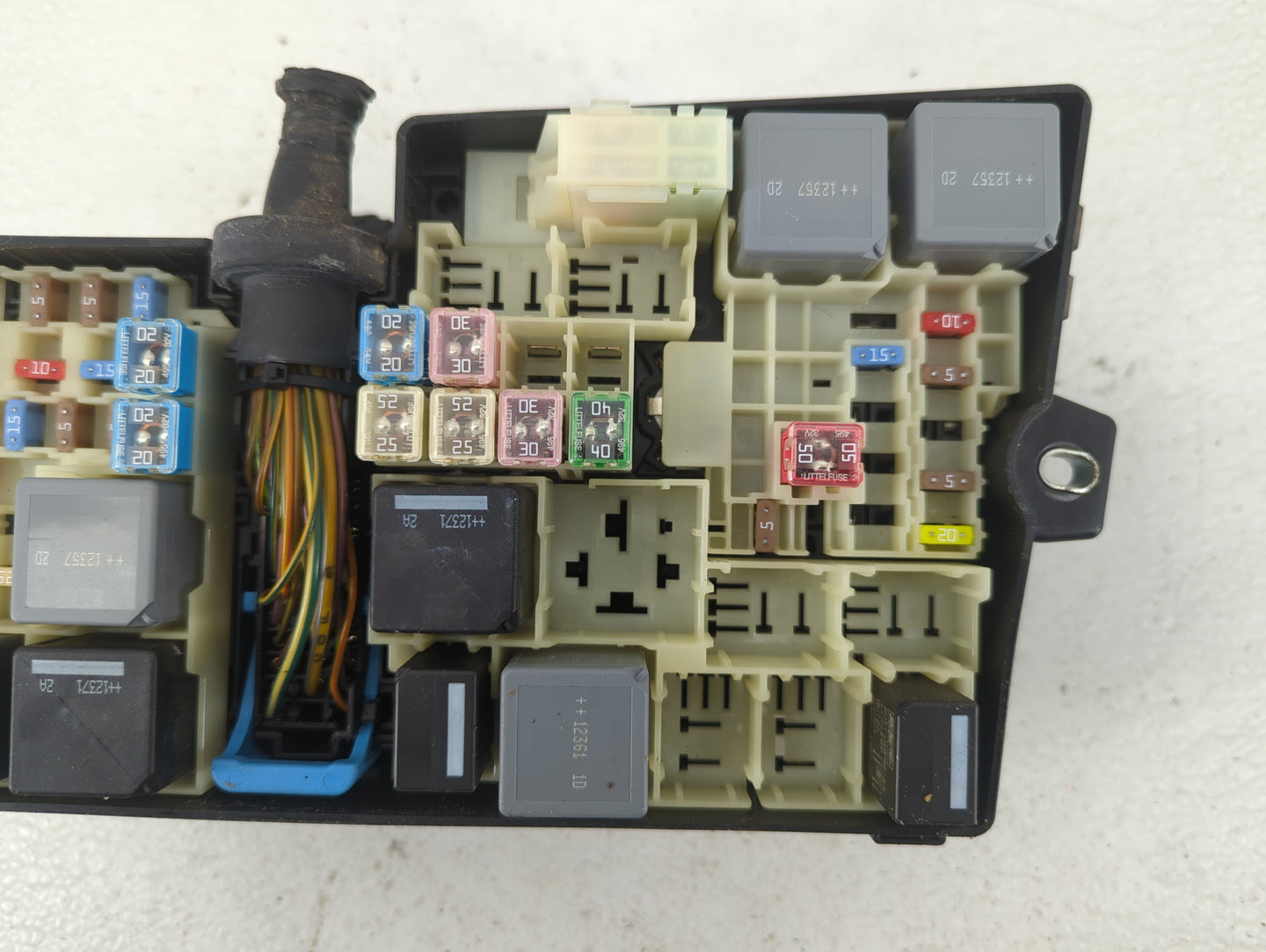 2013-2016 Ford Escape Fusebox Fuse Box Panel Relay Module P/N:AV6T-14A142-AB Fits Fits 2013 2014 2015 2016 OEM Used Auto Par