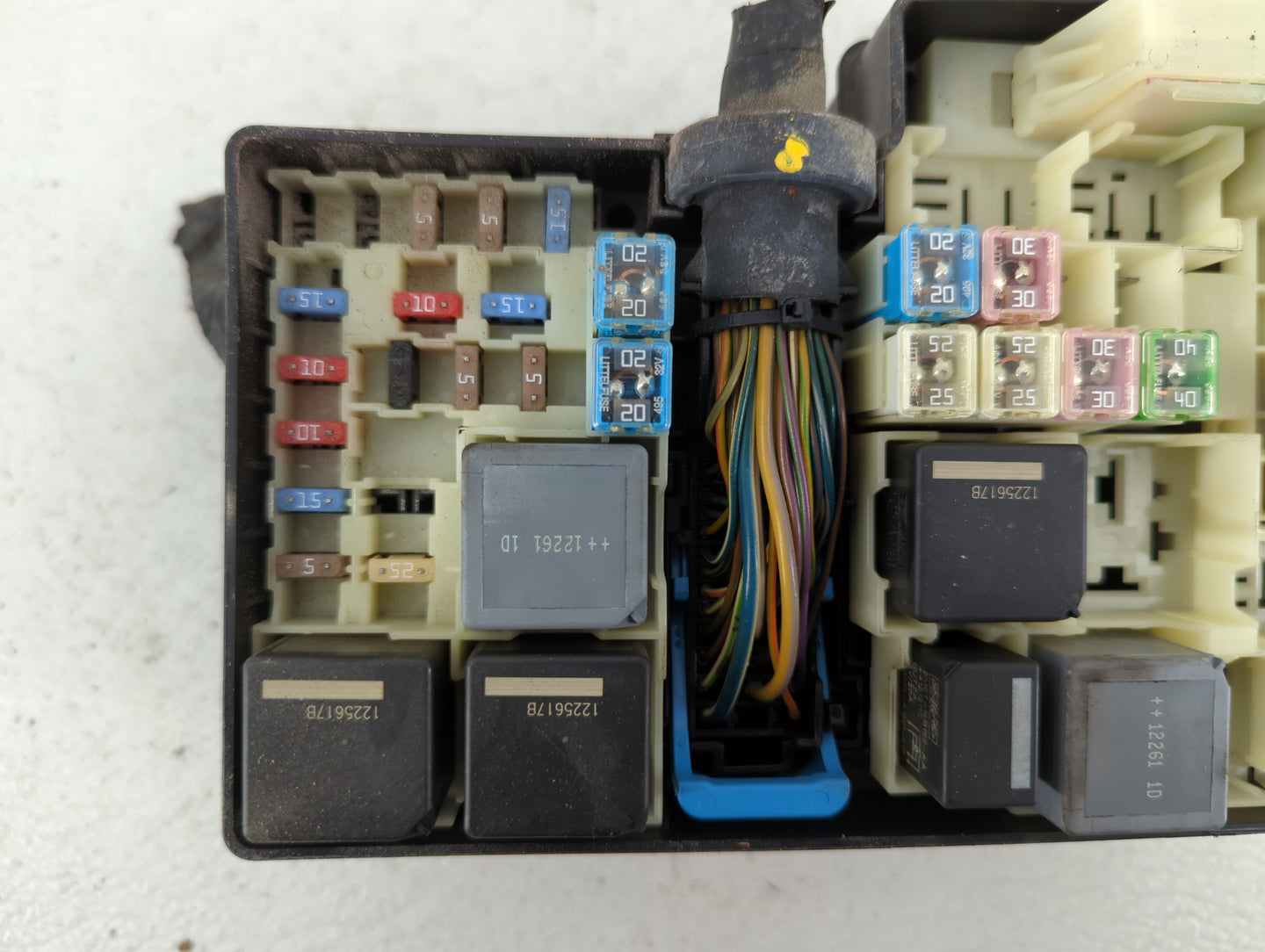 2013-2016 Ford Escape Fusebox Fuse Box Panel Relay Module P/N:AV6T-14A142-AB Fits Fits 2013 2014 2015 2016 OEM Used Auto Par