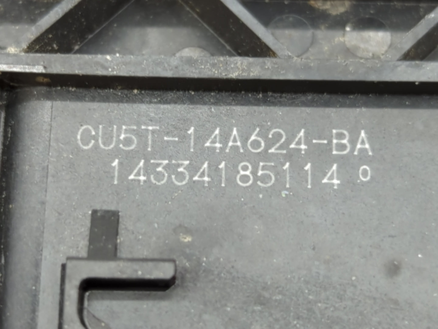 2013 Ford Escape PCM Engine Control Computer ECU ECM PCU OEM P/N:FJ5A-12B684-BA FJ5A-12A650-DC, CV6A-12B684-CA Fits OEM Used