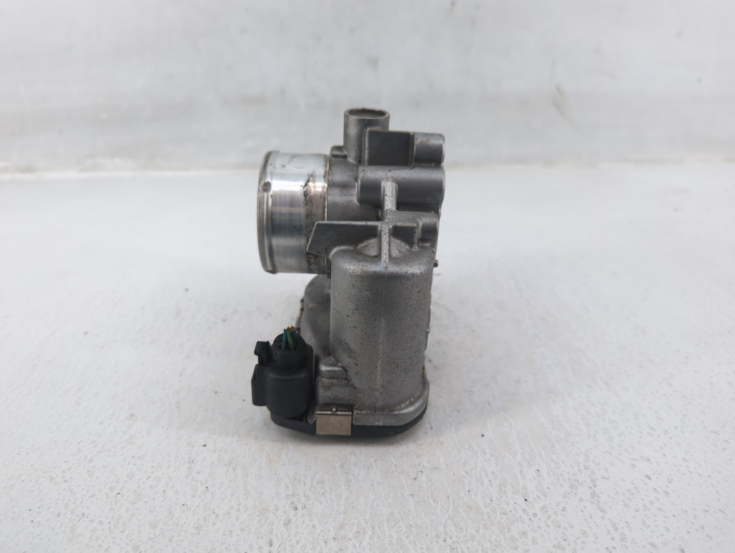 2013-2016 Ford Escape Throttle Body P/N:7S7G-9F9991-CA Fits Fits 2013 2014 2015 2016 2017 2018 2019 OEM Used Auto Parts - Oe
