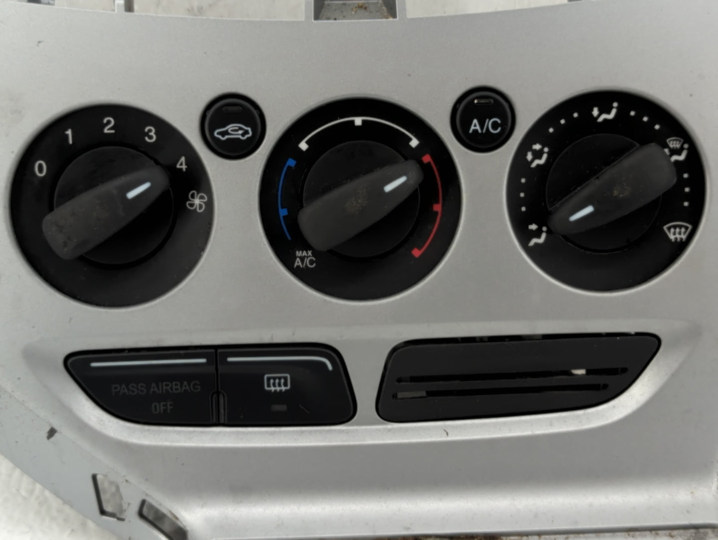 2013 Ford Escape Climate Control Module Temperature AC/Heater Replacement P/N:CJ5T-18C612-AE Fits OEM Used Auto Parts - Oemu
