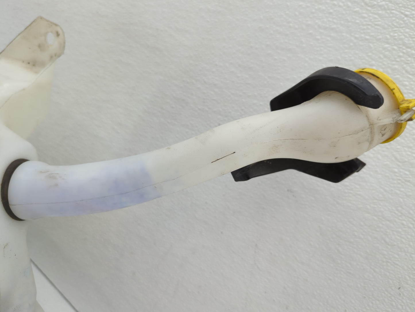 2013-2014 Ford Escape Windshield Washer Fluid Reservoir Bottle Oem - Oemusedautoparts1.com