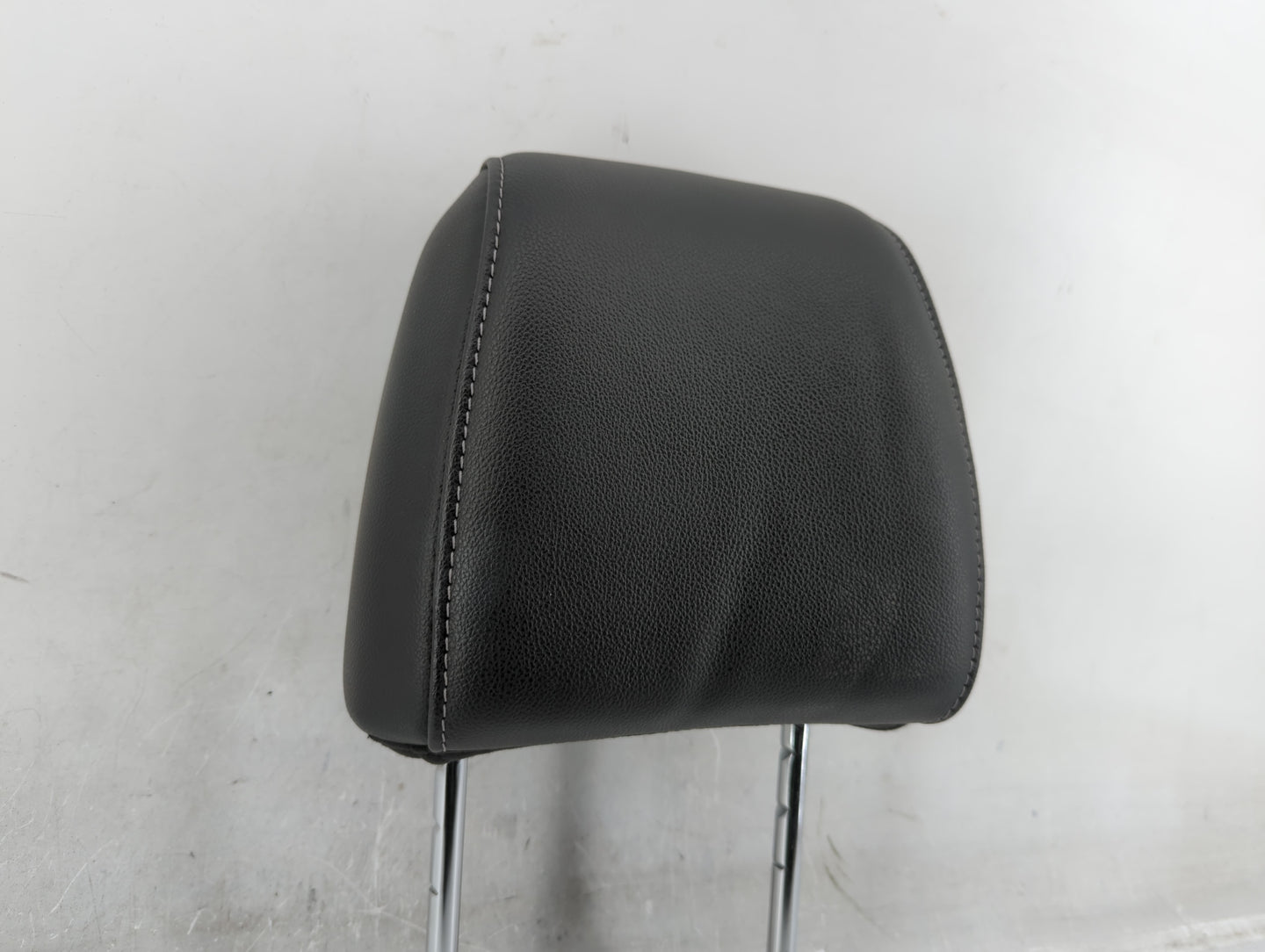 2013 Ford Escape Headrest Head Rest Front Driver Passenger Seat Fits OEM Used Auto Parts - Oemusedautoparts1.com