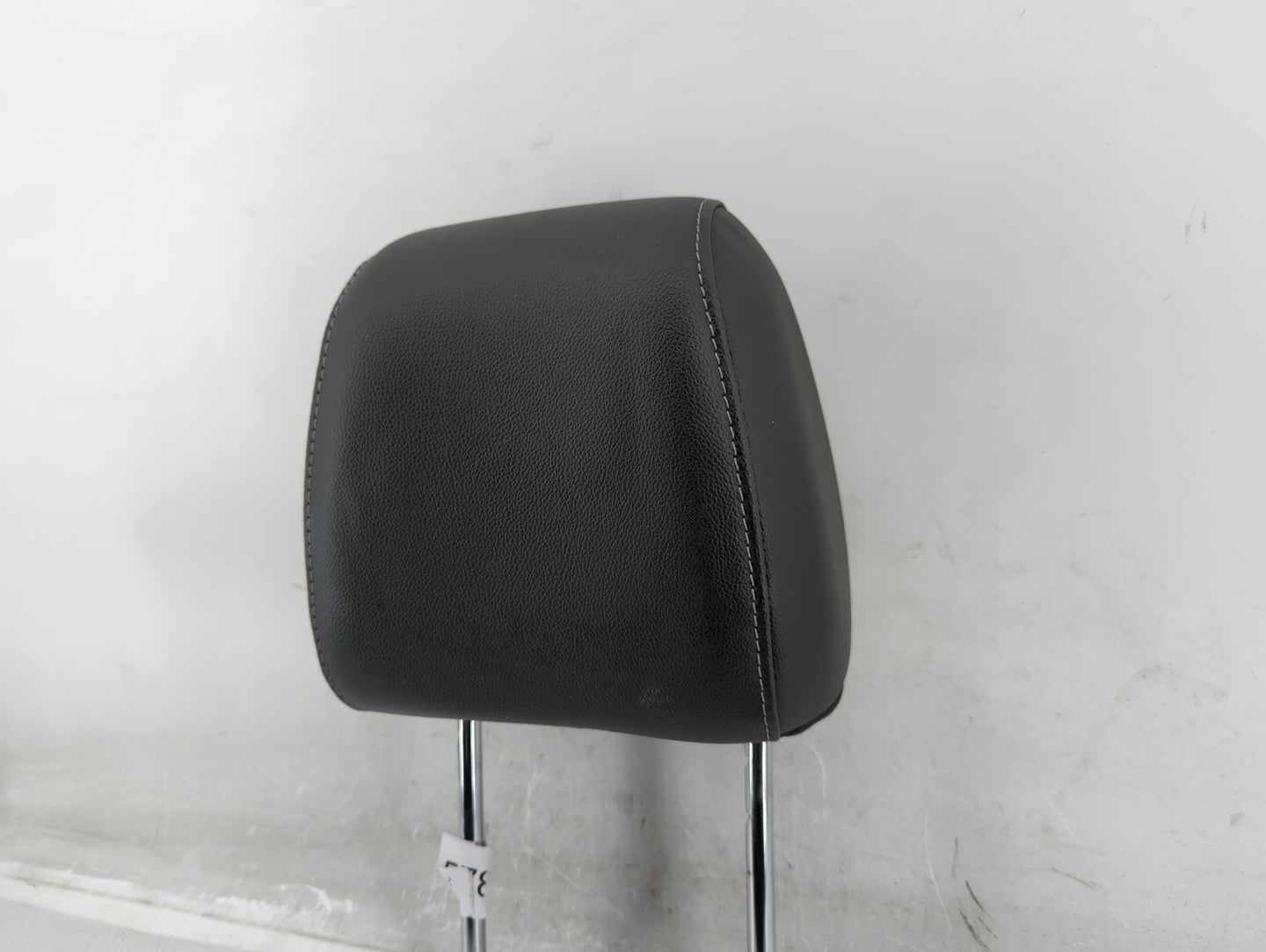 2013 Ford Escape Headrest Head Rest Front Driver Passenger Seat Fits OEM Used Auto Parts - Oemusedautoparts1.com