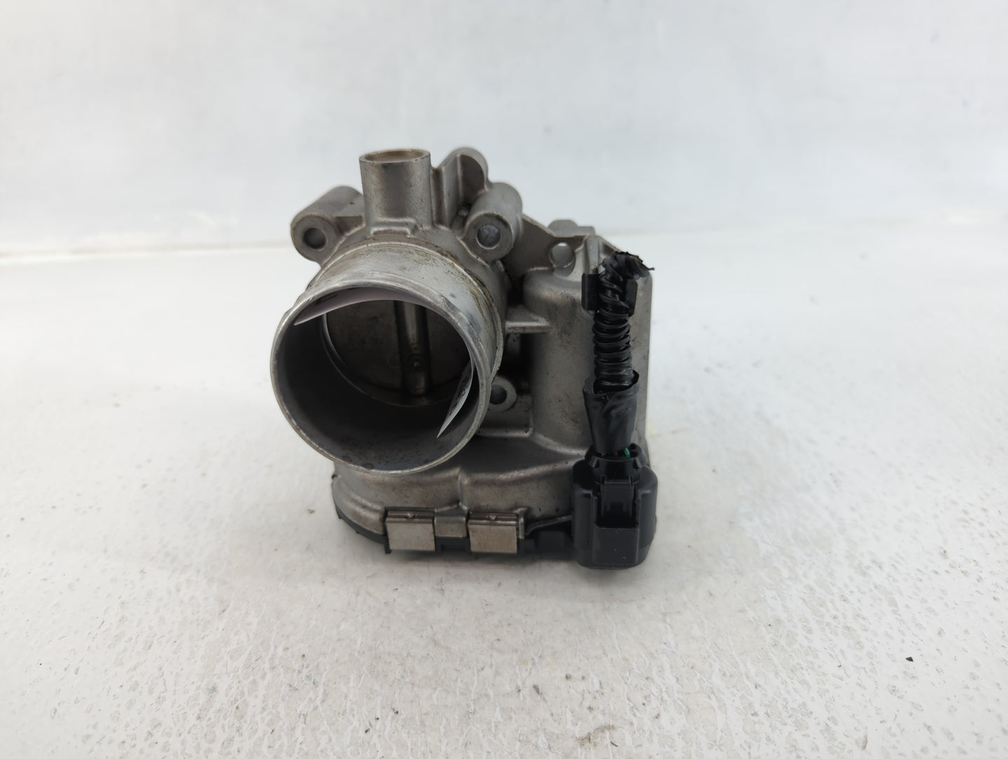 2013-2016 Ford Escape Throttle Body P/N:7S7G-9F991-CA Fits Fits 2013 2014 2015 2016 2017 2018 2019 OEM Used Auto Parts - Oem
