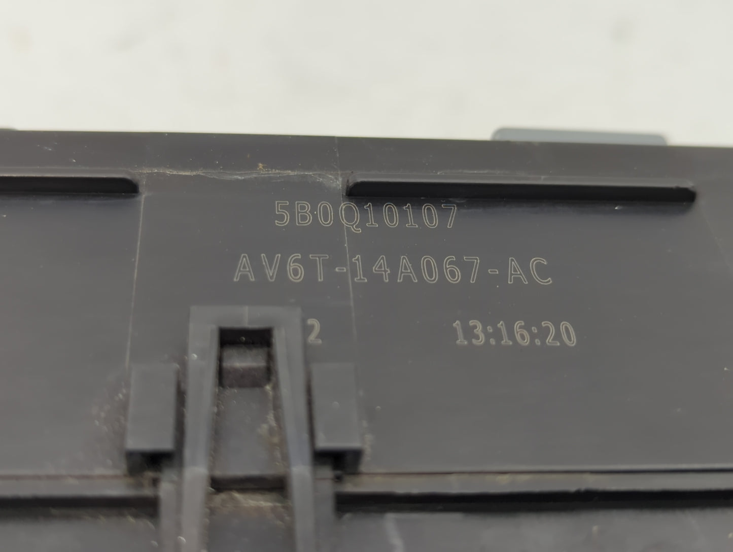 2013-2016 Ford Escape Fusebox Fuse Box Panel Relay Module P/N:AV6T-14A067-AC 5B0Q101107 Fits Fits 2013 2014 2015 2016 OEM Us