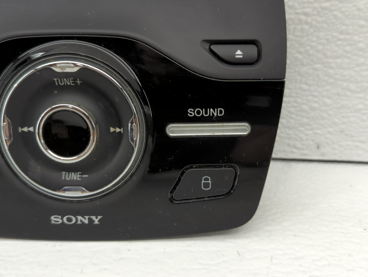 2013-2016 Ford Escape Radio AM FM Cd Player Receiver Replacement P/N:CJ5T-18K811-FC Fits Fits 2013 2014 2015 2016 OEM Used A
