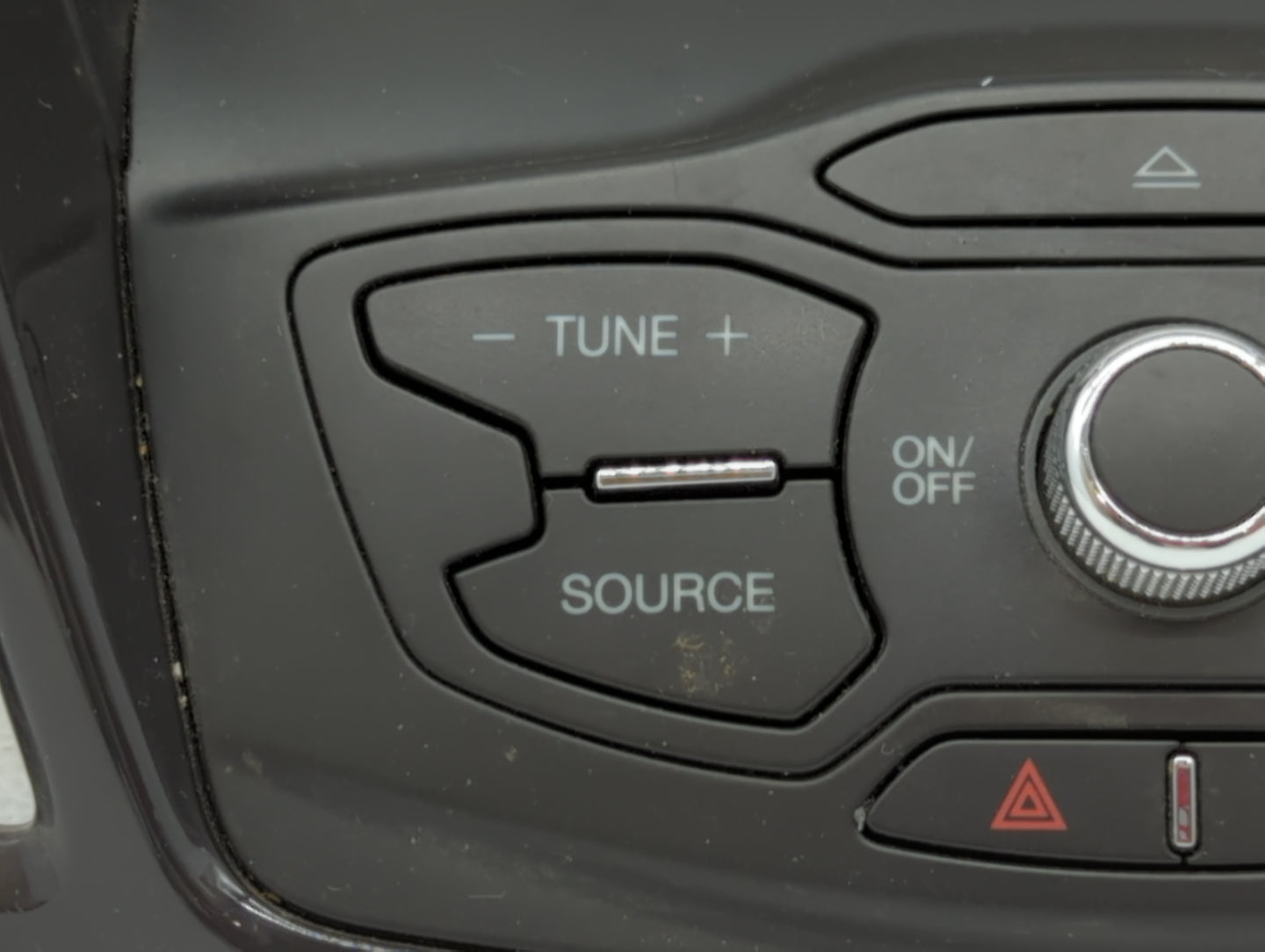 2013-2013 Ford Escape Am Fm Cd Player Radio Receiver - Oemusedautoparts1.com