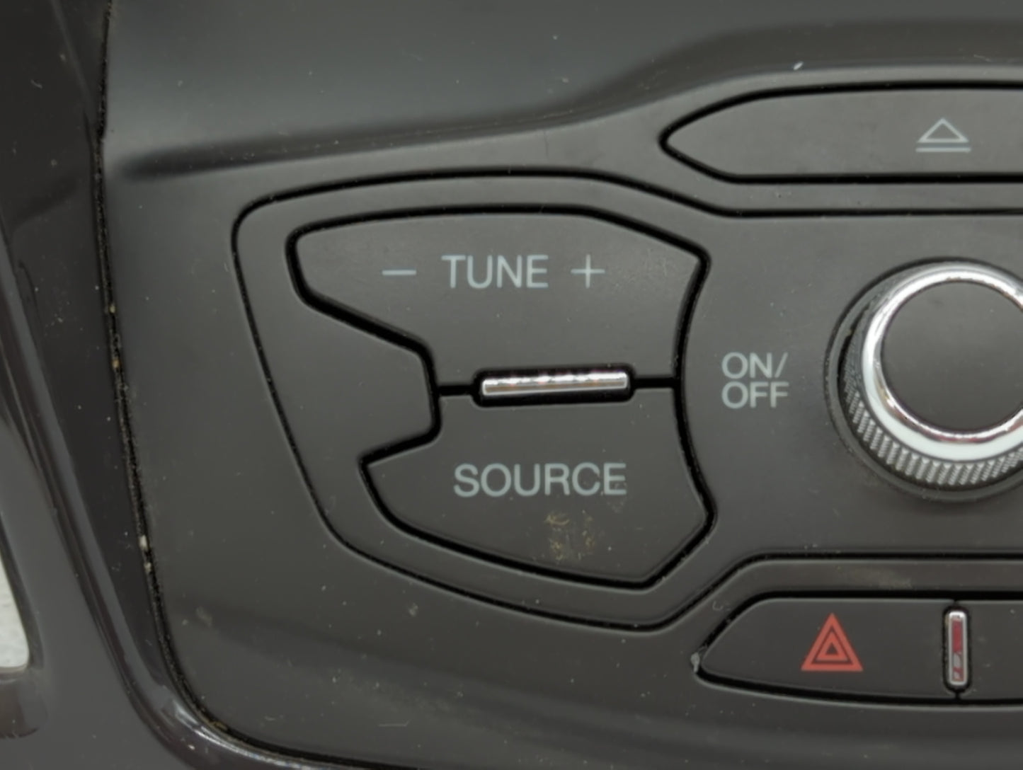 2013-2013 Ford Escape Am Fm Cd Player Radio Receiver - Oemusedautoparts1.com