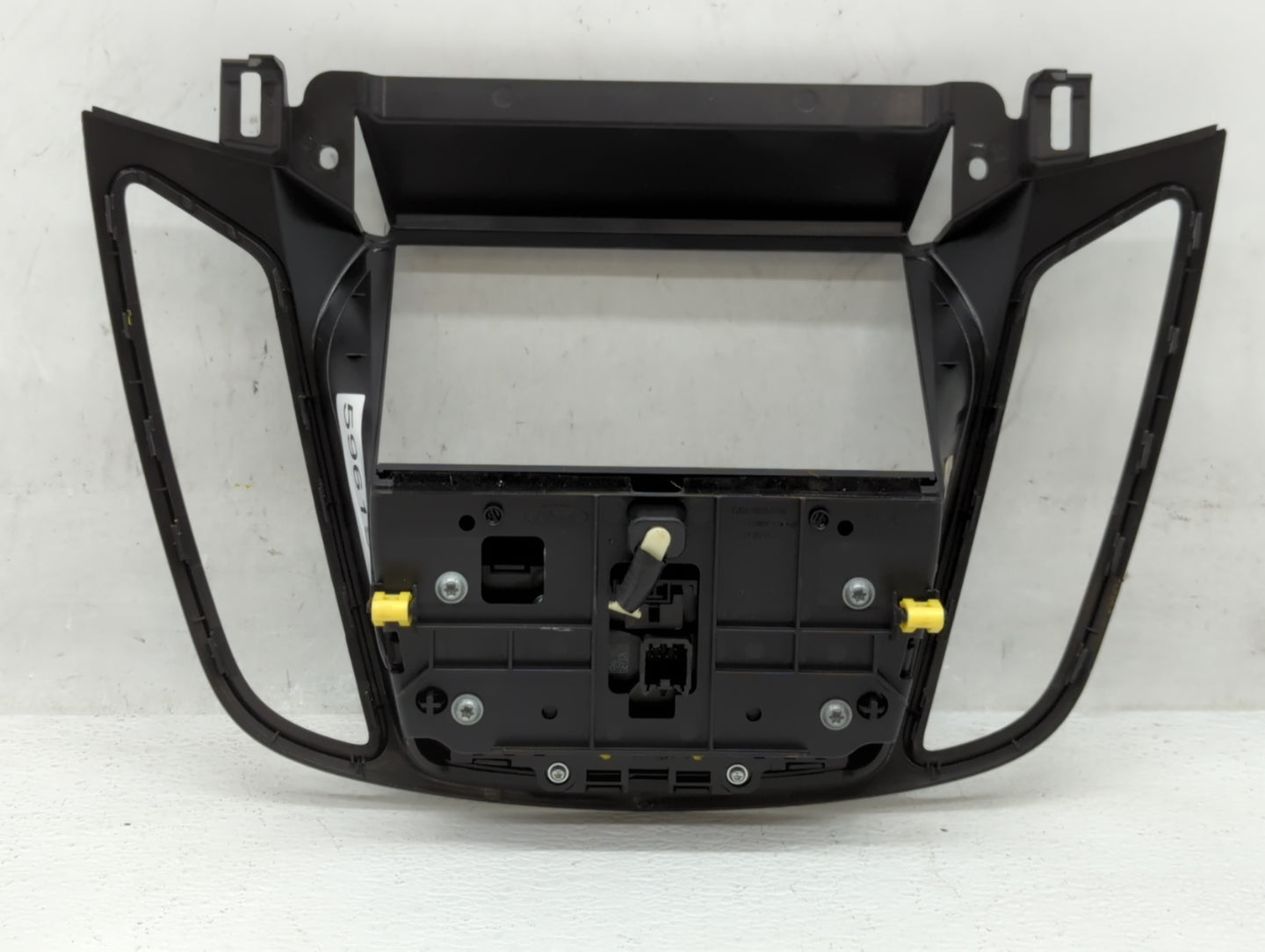 2013-2013 Ford Escape Am Fm Cd Player Radio Receiver - Oemusedautoparts1.com