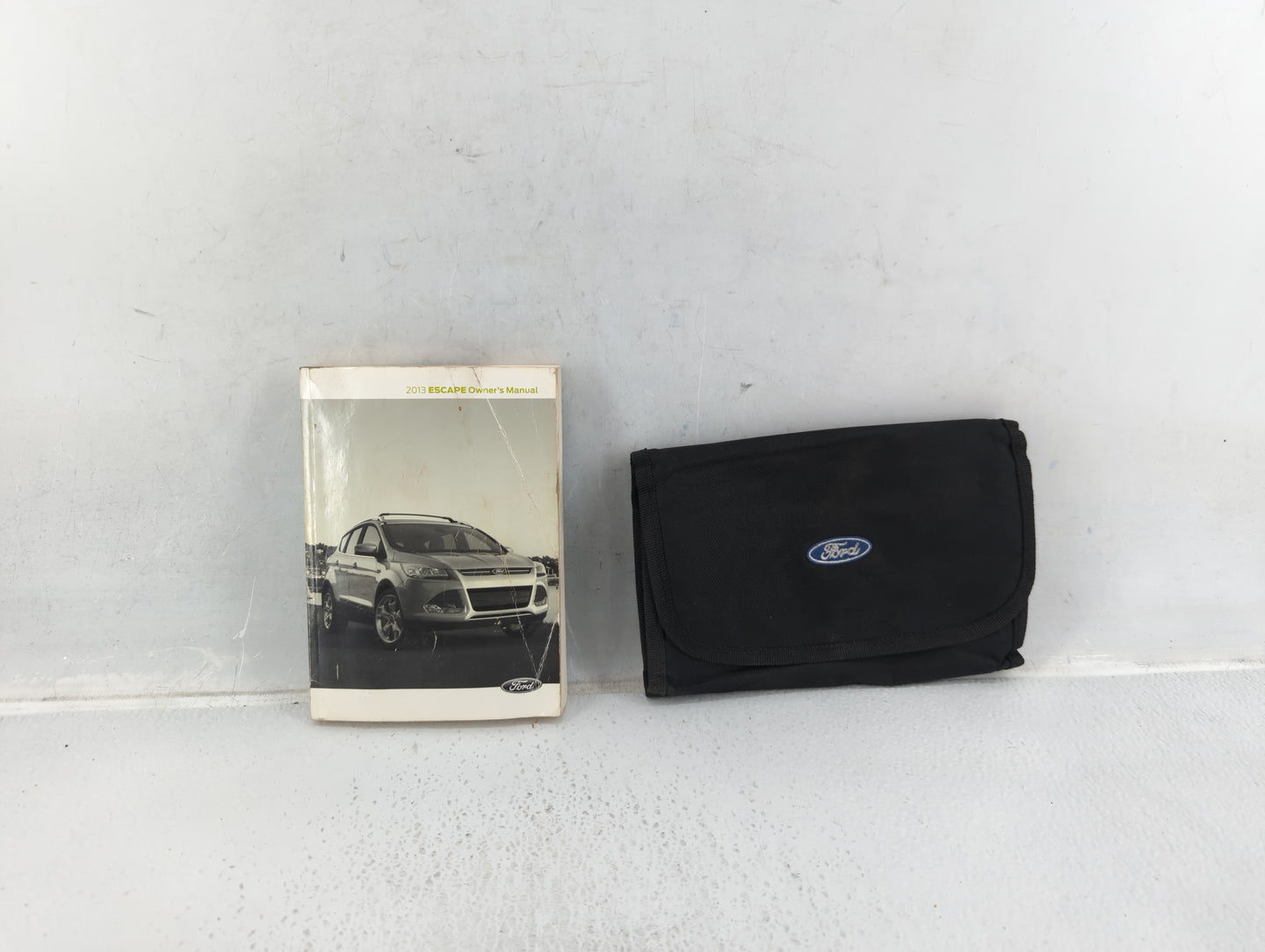 2013 Ford Escape Owners Manual Book Guide P/N:DJ5J 19A321 AA OEM Used Auto Parts - Oemusedautoparts1.com