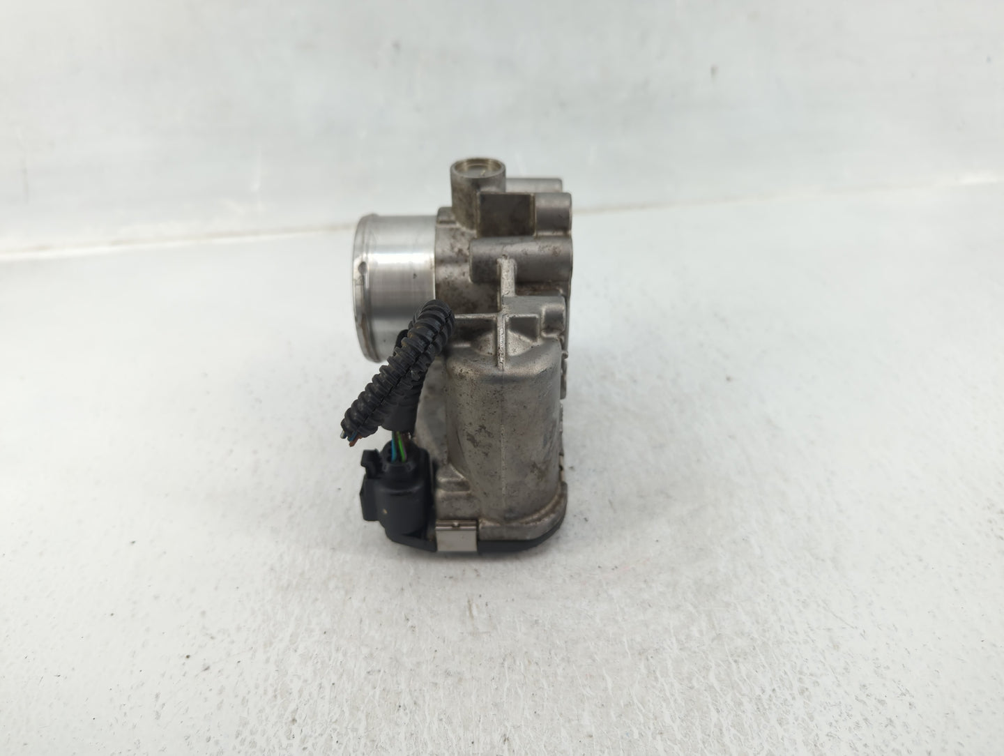 2013-2016 Ford Escape Throttle Body P/N:7S7G-9F991-CA Fits Fits 2013 2014 2015 2016 2017 2018 2019 OEM Used Auto Parts - Oem
