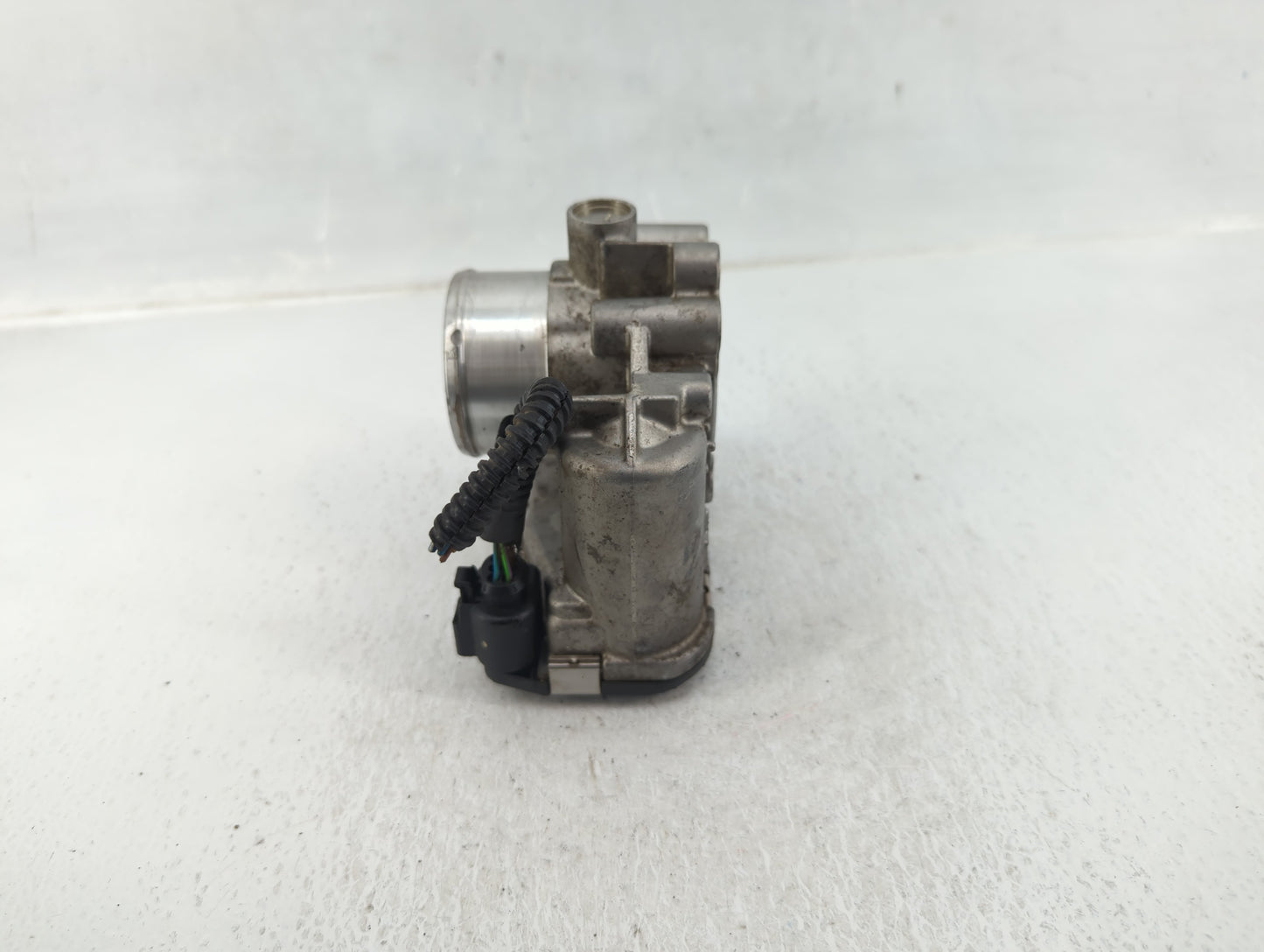 2013-2016 Ford Escape Throttle Body P/N:7S7G-9F991-CA Fits Fits 2013 2014 2015 2016 2017 2018 2019 OEM Used Auto Parts - Oem