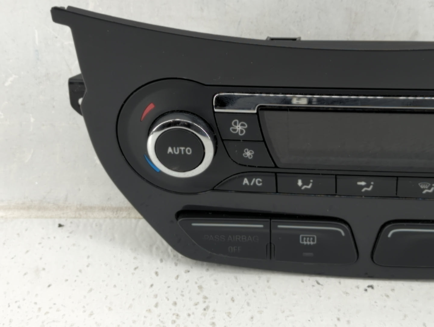 2013 Ford Escape Climate Control Module Temperature AC/Heater Replacement P/N:CJ5T-18C612-AE Fits OEM Used Auto Parts - Oemu