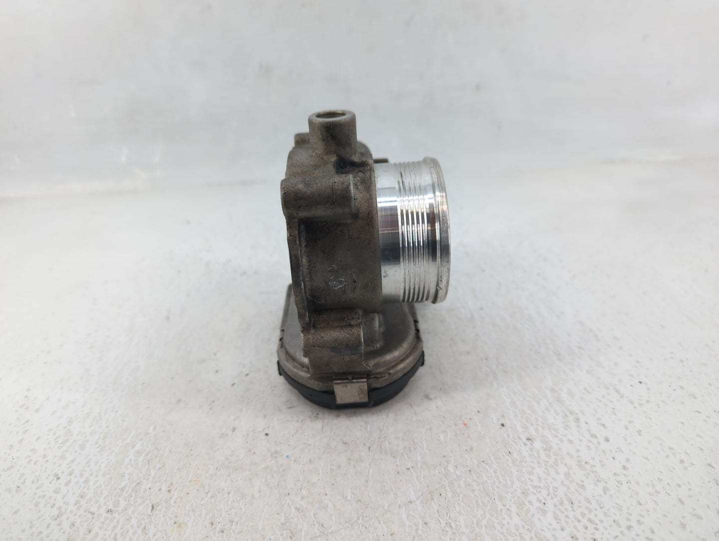 2013-2016 Ford Escape Throttle Body P/N:CM5E 9F991AD Fits Fits 2012 2013 2014 2015 2016 2017 OEM Used Auto Parts - Oemusedau