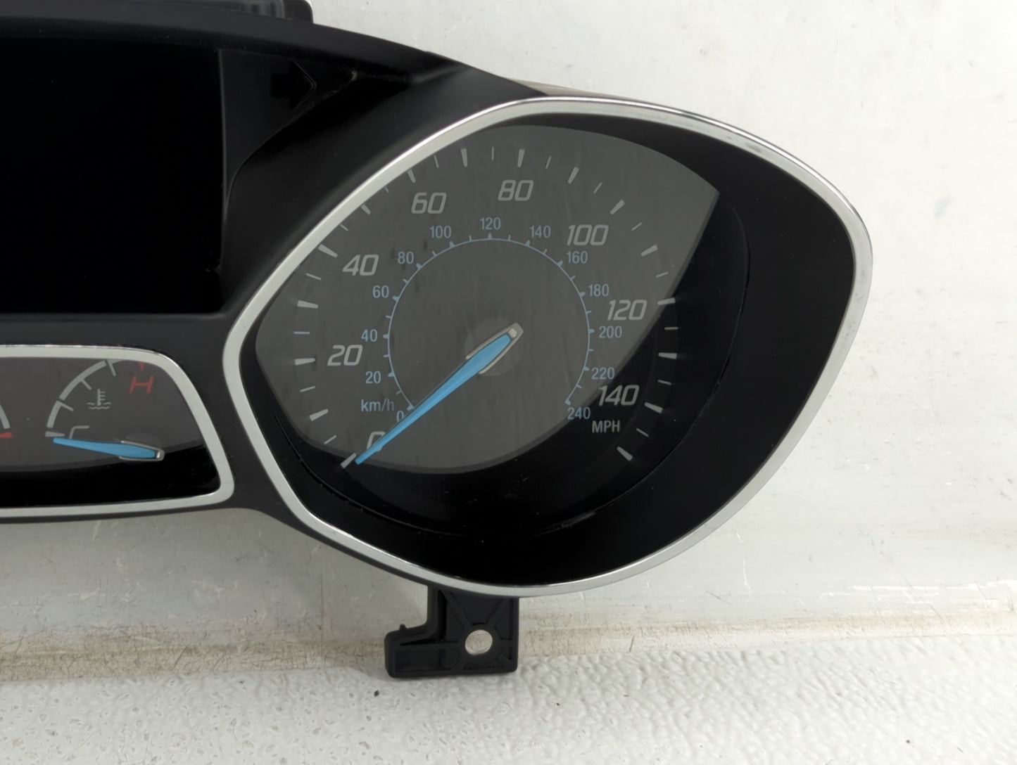 2013-2014 Ford Escape Instrument Cluster Speedometer Gauges Fits Fits 2013 2014 OEM Used Auto Parts - Oemusedautoparts1.com