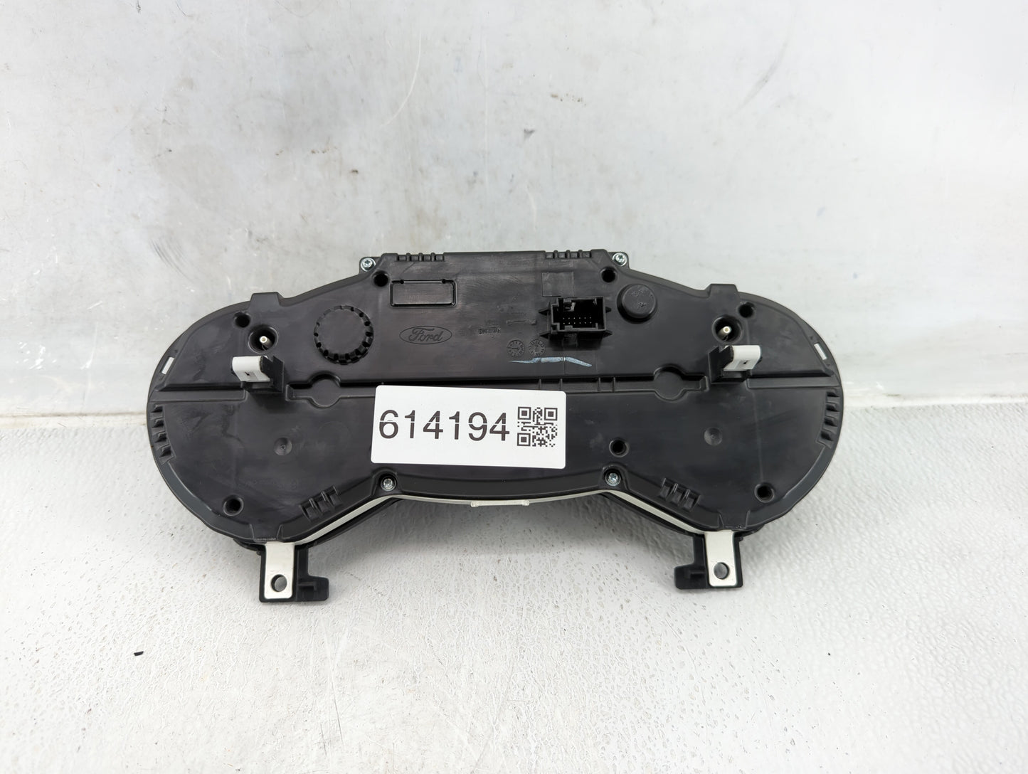 2013-2014 Ford Escape Instrument Cluster Speedometer Gauges Fits Fits 2013 2014 OEM Used Auto Parts - Oemusedautoparts1.com
