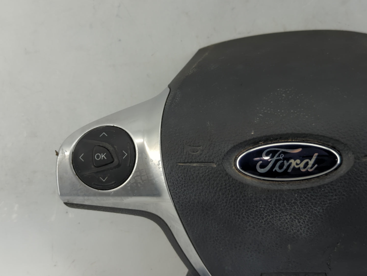 2013-2014 Ford Escape Air Bag Driver Left Steering Wheel Mounted P/N:CJ54 A042B85 CC3ZHE Fits Fits 2013 2014 OEM Used Auto P