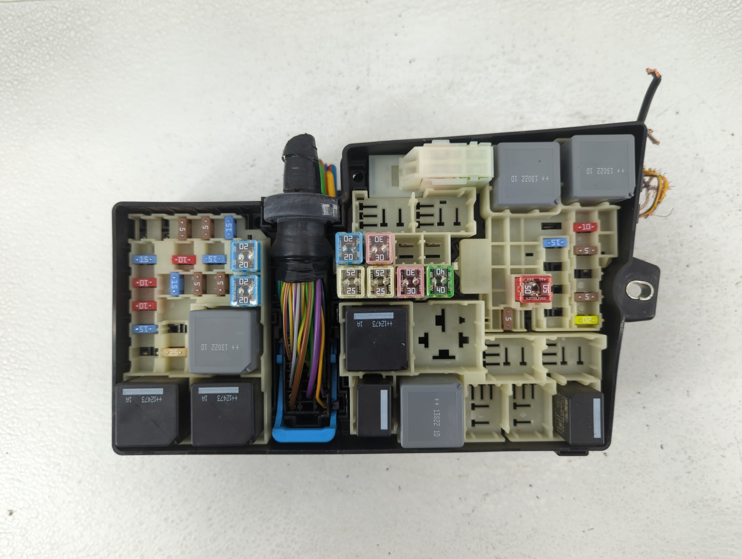 2013-2016 Ford Escape Fusebox Fuse Box Panel Relay Module P/N:AV6T-14A067-AC Fits Fits 2013 2014 2015 2016 OEM Used Auto Par