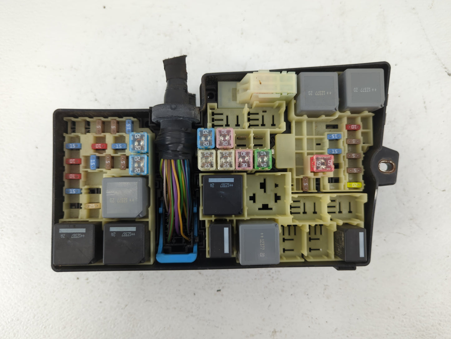 2013-2016 Ford Escape Fusebox Fuse Box Panel Relay Module P/N:AV6T-14A067-AC Fits Fits 2013 2014 2015 2016 OEM Used Auto Par