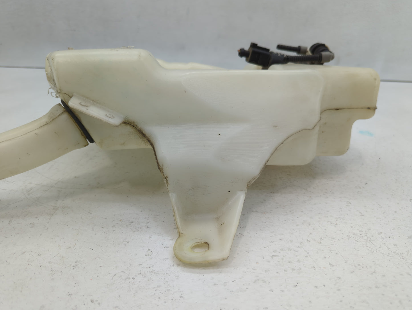2013-2014 Ford Escape Windshield Washer Fluid Reservoir Bottle Oem - Oemusedautoparts1.com