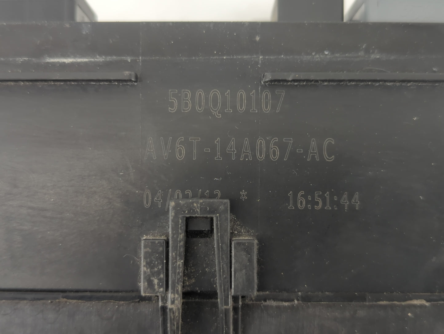 2013-2016 Ford Escape Fusebox Fuse Box Panel Relay Module P/N:AV6T-14A067-AC Fits Fits 2013 2014 2015 2016 OEM Used Auto Par