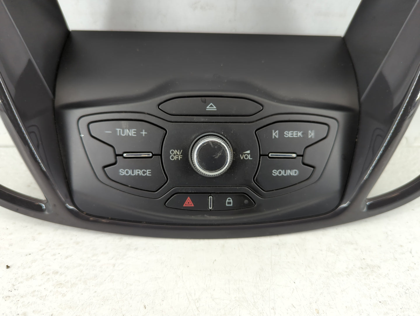 2013-2016 Ford Escape Am Fm Cd Player Radio Receiver - Oemusedautoparts1.com