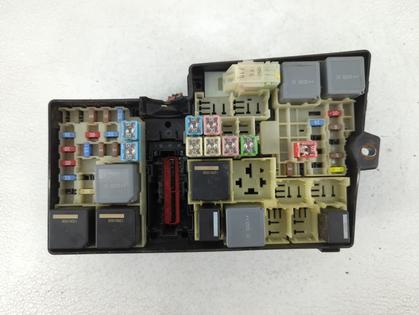 2013-2016 Ford Escape Fusebox Fuse Box Panel Relay Module P/N:AV6T-14A067-AC 5B0Q10107 Fits Fits 2013 2014 2015 2016 OEM Use