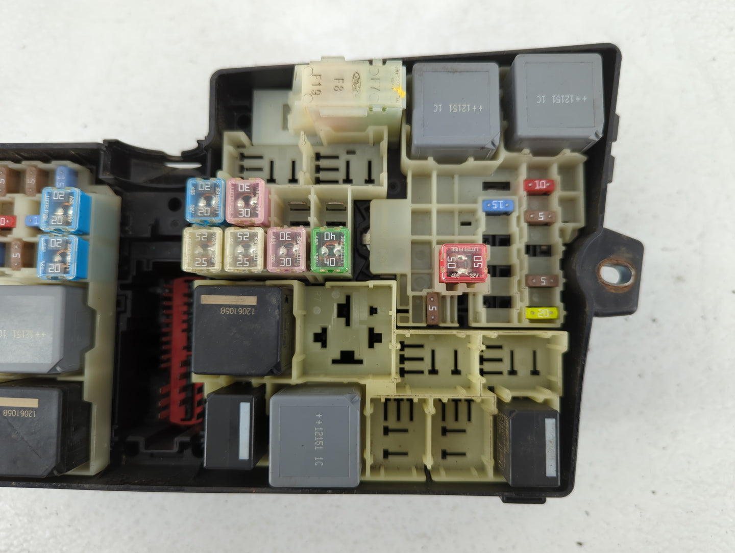 2013-2016 Ford Escape Fusebox Fuse Box Panel Relay Module P/N:AV6T-14A067-AC 5B0Q10107 Fits Fits 2013 2014 2015 2016 OEM Use