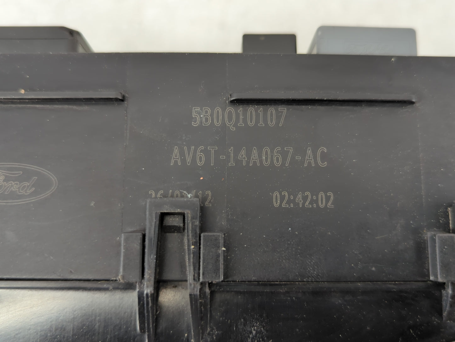 2013-2016 Ford Escape Fusebox Fuse Box Panel Relay Module P/N:AV6T-14A067-AC 5B0Q10107 Fits Fits 2013 2014 2015 2016 OEM Use