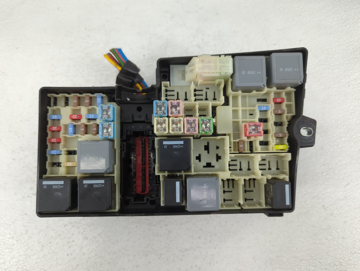 2013-2016 Ford Escape Fusebox Fuse Box Panel Relay Module P/N:5B0Q10107 AV6T-14A067-AC Fits Fits 2013 2014 2015 2016 OEM Use