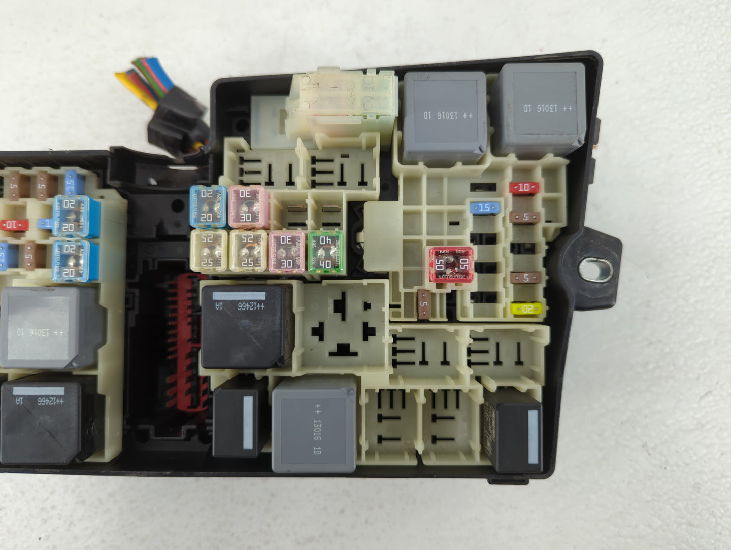 2013-2016 Ford Escape Fusebox Fuse Box Panel Relay Module P/N:5B0Q10107 AV6T-14A067-AC Fits Fits 2013 2014 2015 2016 OEM Use