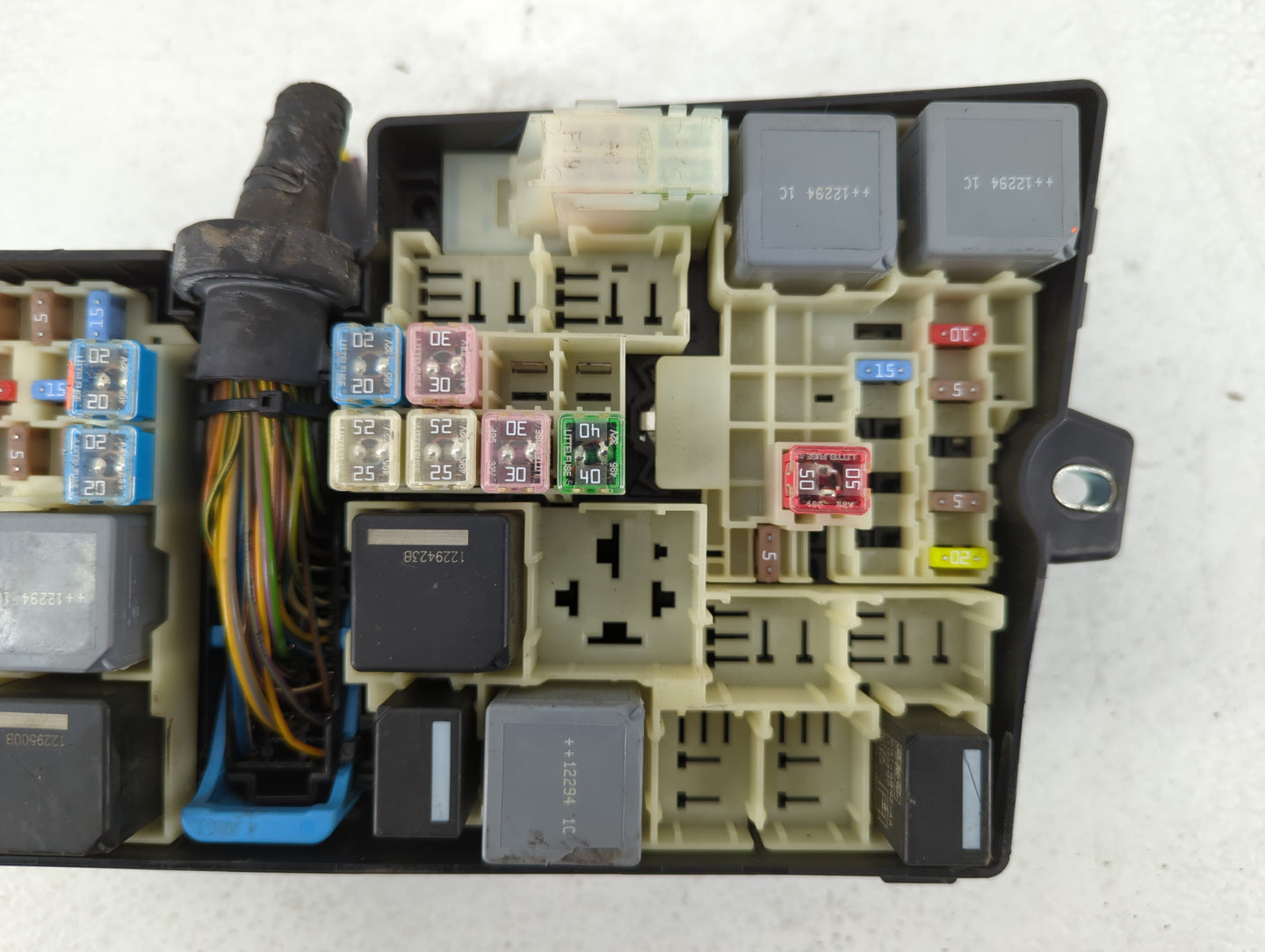2013-2016 Ford Escape Fusebox Fuse Box Panel Relay Module P/N:AV6T-14A142-AB Fits Fits 2013 2014 2015 2016 OEM Used Auto Par