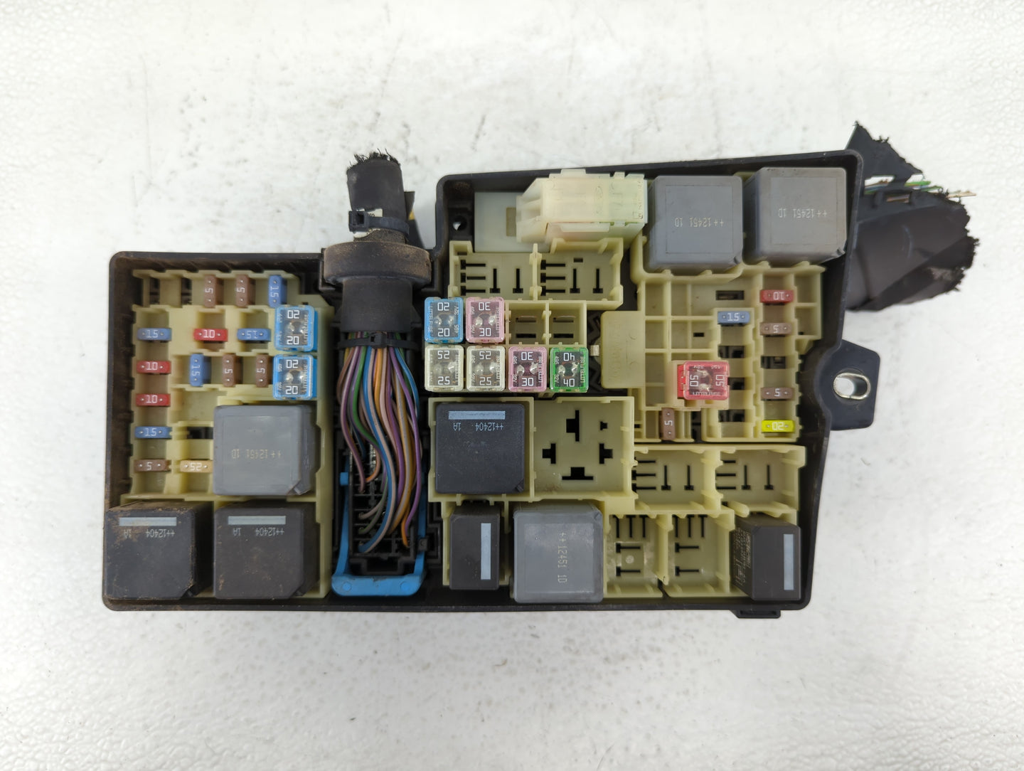2013-2016 Ford Escape Fusebox Fuse Box Panel Relay Module P/N:AV6T-14A067-AC Fits Fits 2013 2014 2015 2016 OEM Used Auto Par