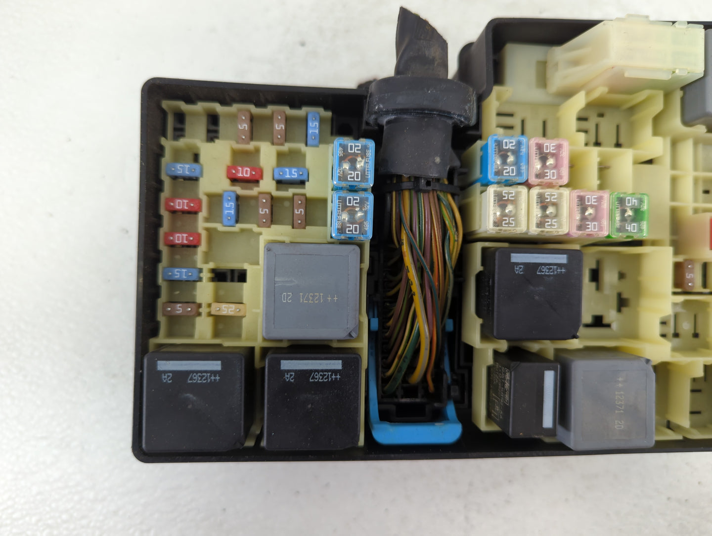 2013-2016 Ford Escape Fusebox Fuse Box Panel Relay Module P/N:5B0Q10107 AV6T-14A067-AC Fits Fits 2013 2014 2015 2016 OEM Use