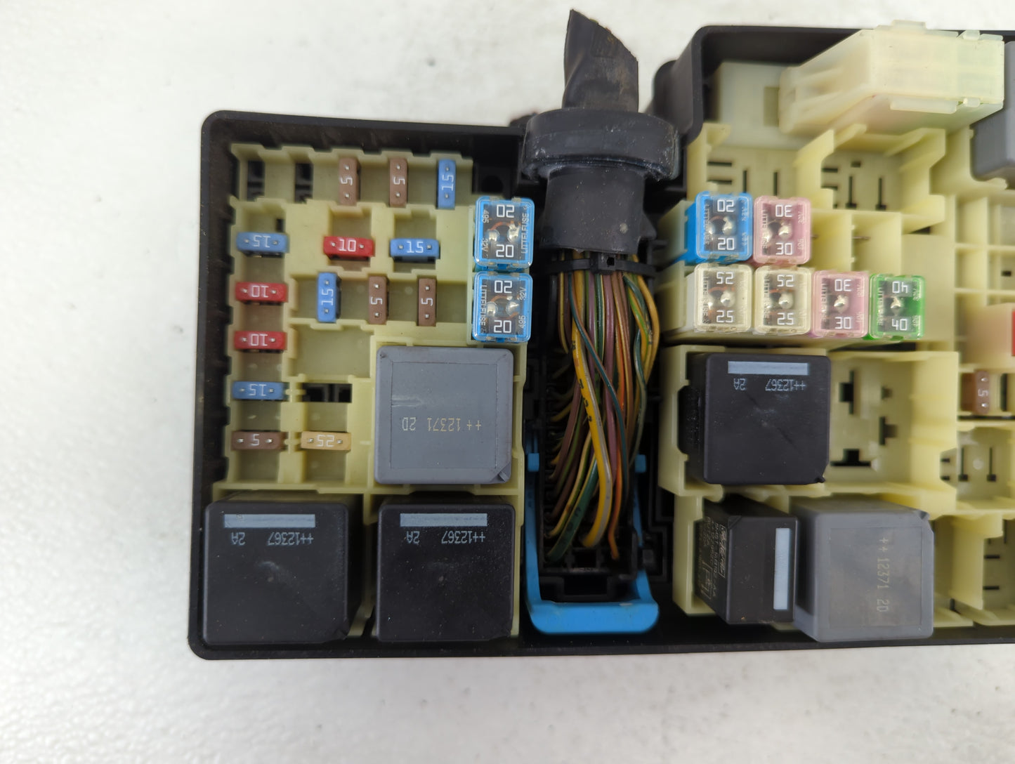2013-2016 Ford Escape Fusebox Fuse Box Panel Relay Module P/N:5B0Q10107 AV6T-14A067-AC Fits Fits 2013 2014 2015 2016 OEM Use