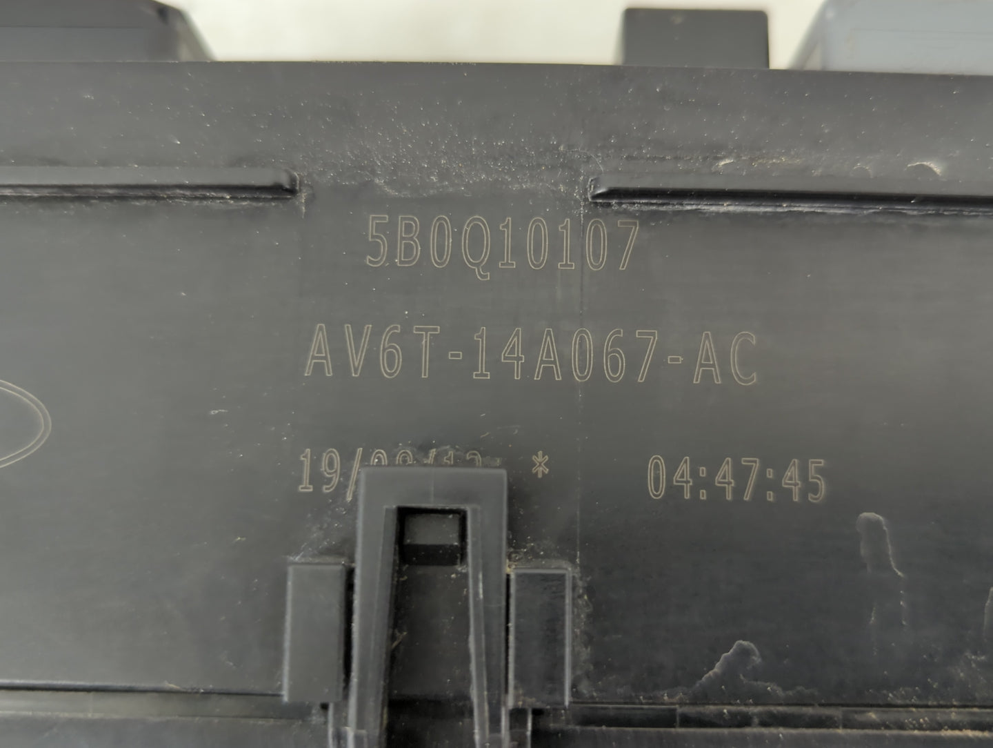 2013-2016 Ford Escape Fusebox Fuse Box Panel Relay Module P/N:5B0Q10107 AV6T-14A067-AC Fits Fits 2013 2014 2015 2016 OEM Use