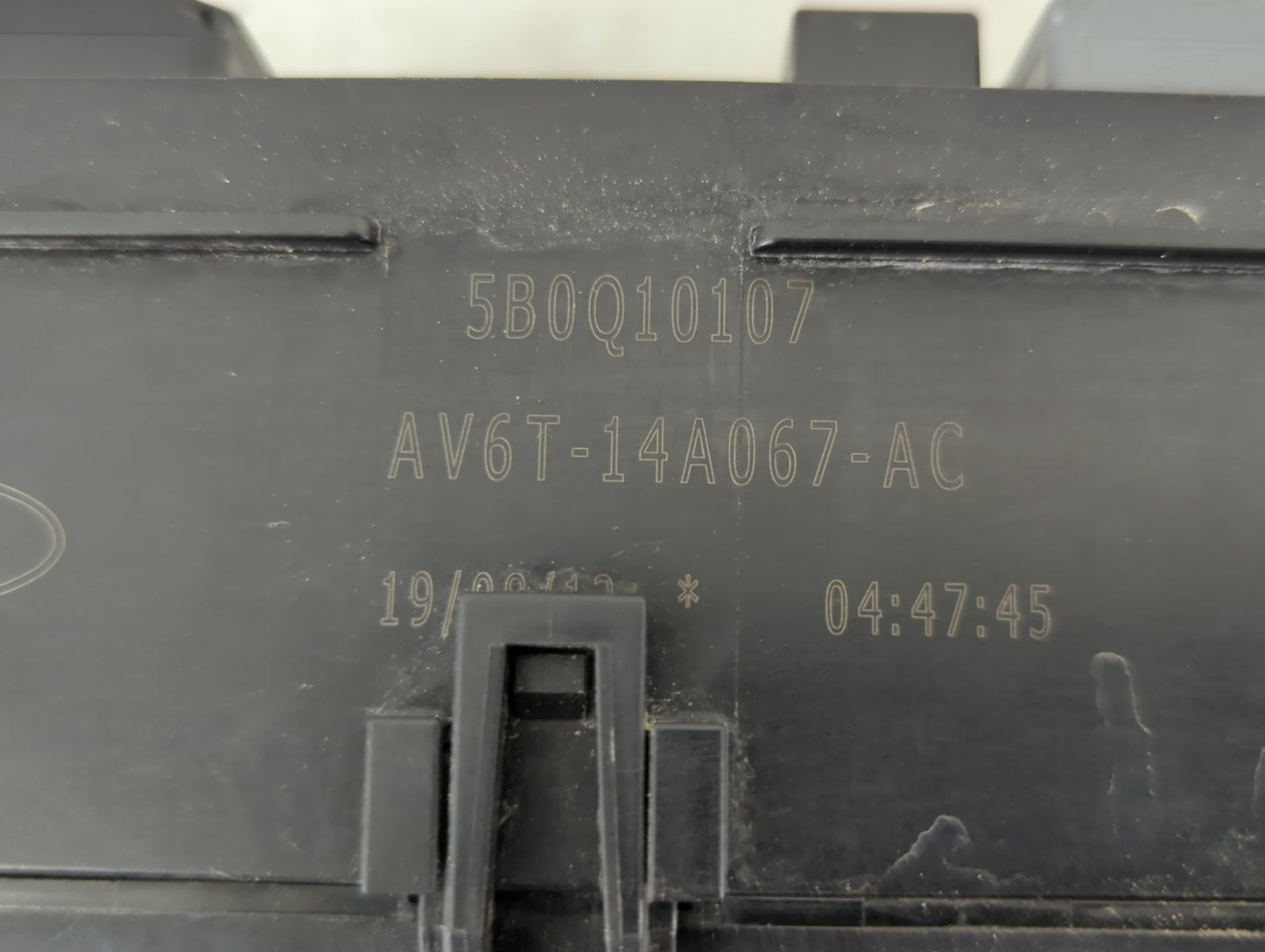 2013-2016 Ford Escape Fusebox Fuse Box Panel Relay Module P/N:5B0Q10107 AV6T-14A067-AC Fits Fits 2013 2014 2015 2016 OEM Use