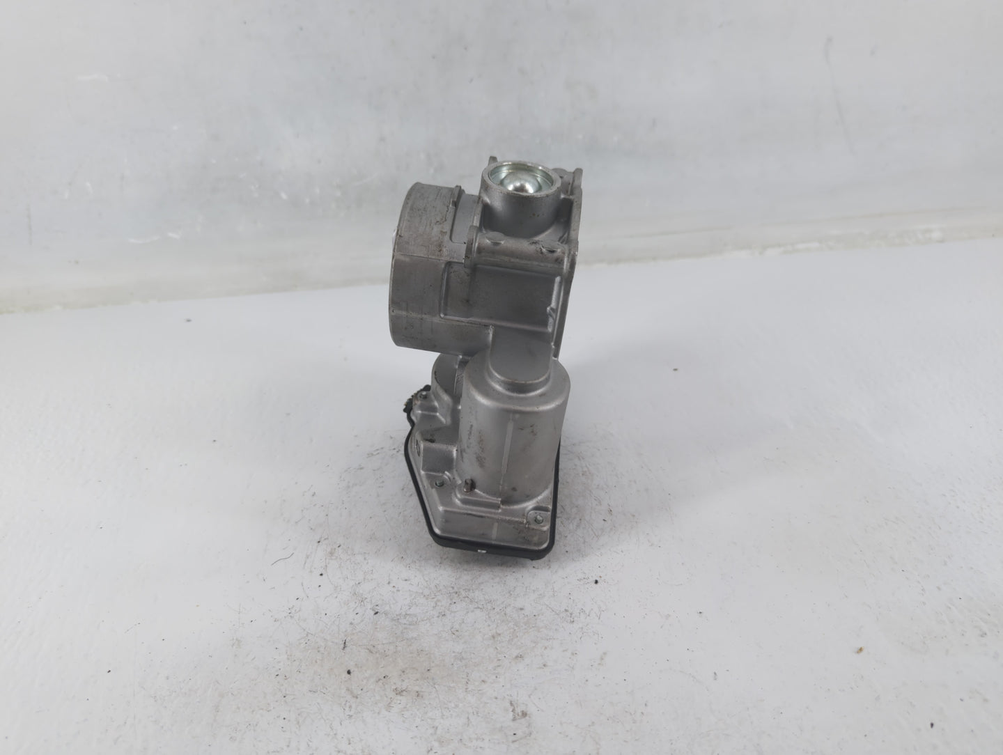 2013-2022 Ford Escape Throttle Body P/N:67M2742 Fits Fits 2013 2014 2015 2016 2017 2018 2019 2020 2021 2022 OEM Used Auto Pa
