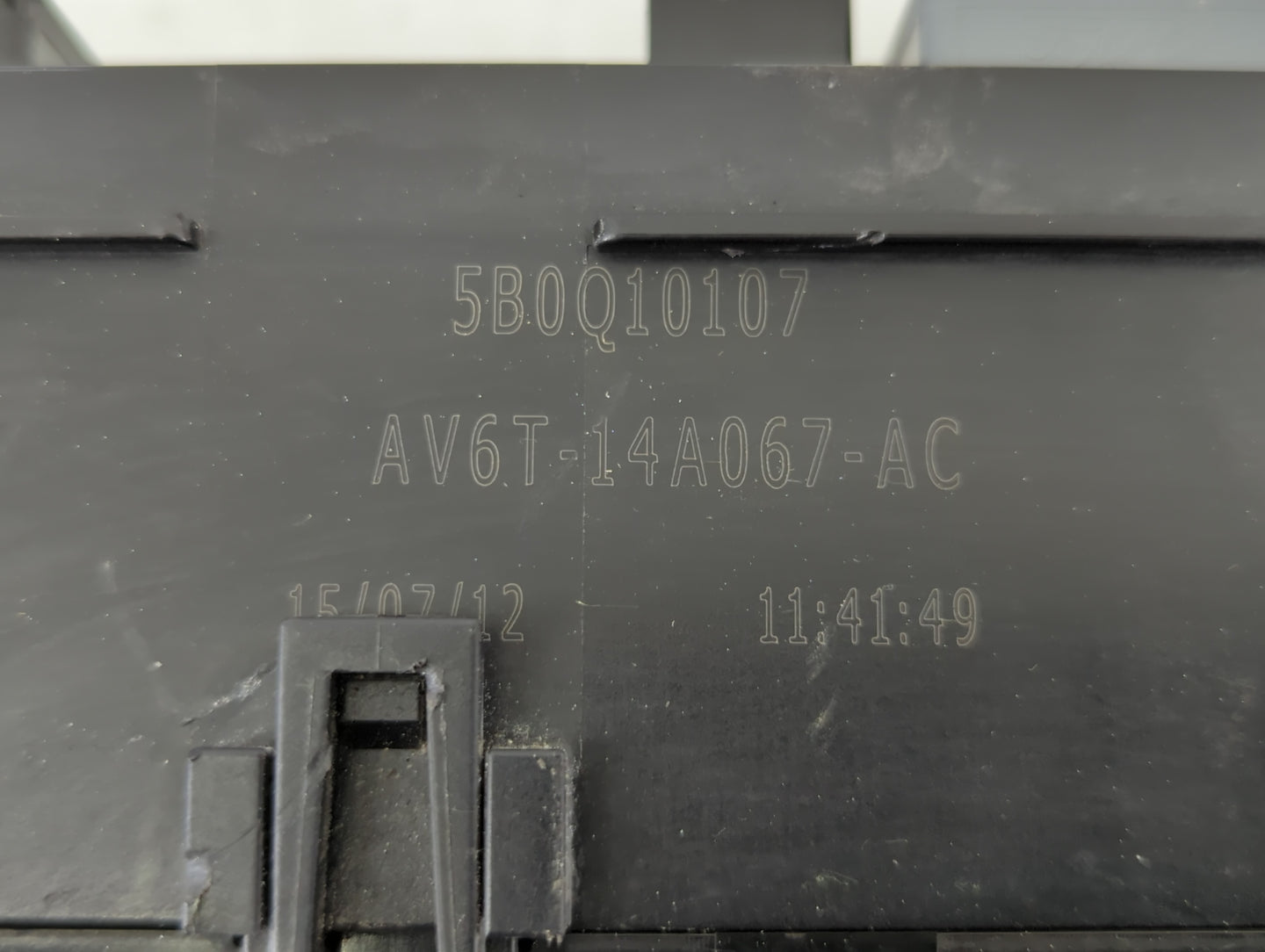 2013-2016 Ford Escape Fusebox Fuse Box Panel Relay Module P/N:5B0Q10107 AV6T-14A067-AC Fits Fits 2013 2014 2015 2016 OEM Use