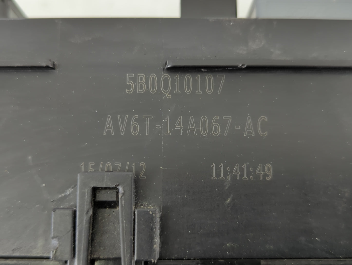 2013-2016 Ford Escape Fusebox Fuse Box Panel Relay Module P/N:5B0Q10107 AV6T-14A067-AC Fits Fits 2013 2014 2015 2016 OEM Use