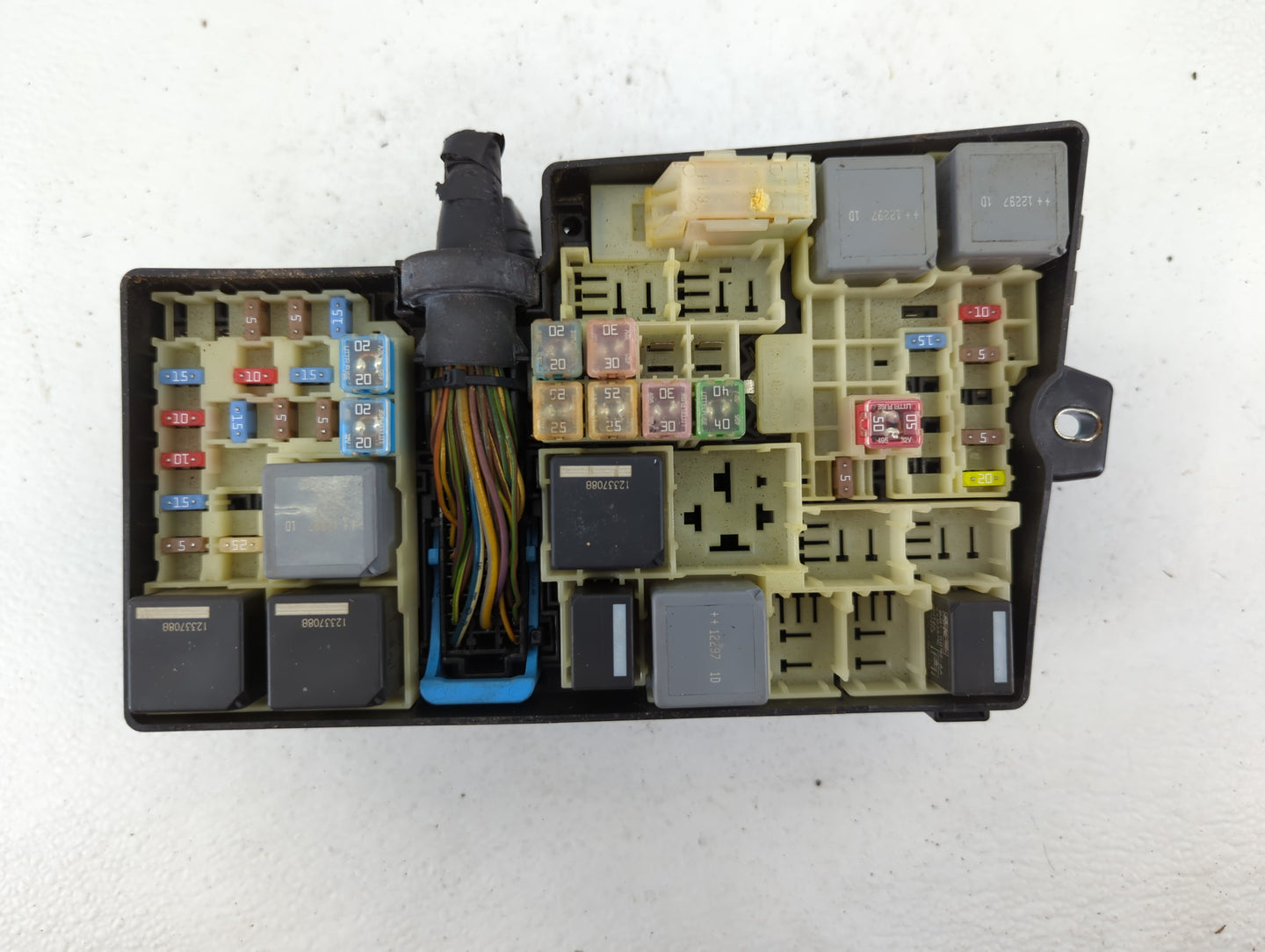 2013-2016 Ford Escape Fusebox Fuse Box Panel Relay Module P/N:5B0Q10107 AV6T-14A067-AC Fits Fits 2013 2014 2015 2016 OEM Use