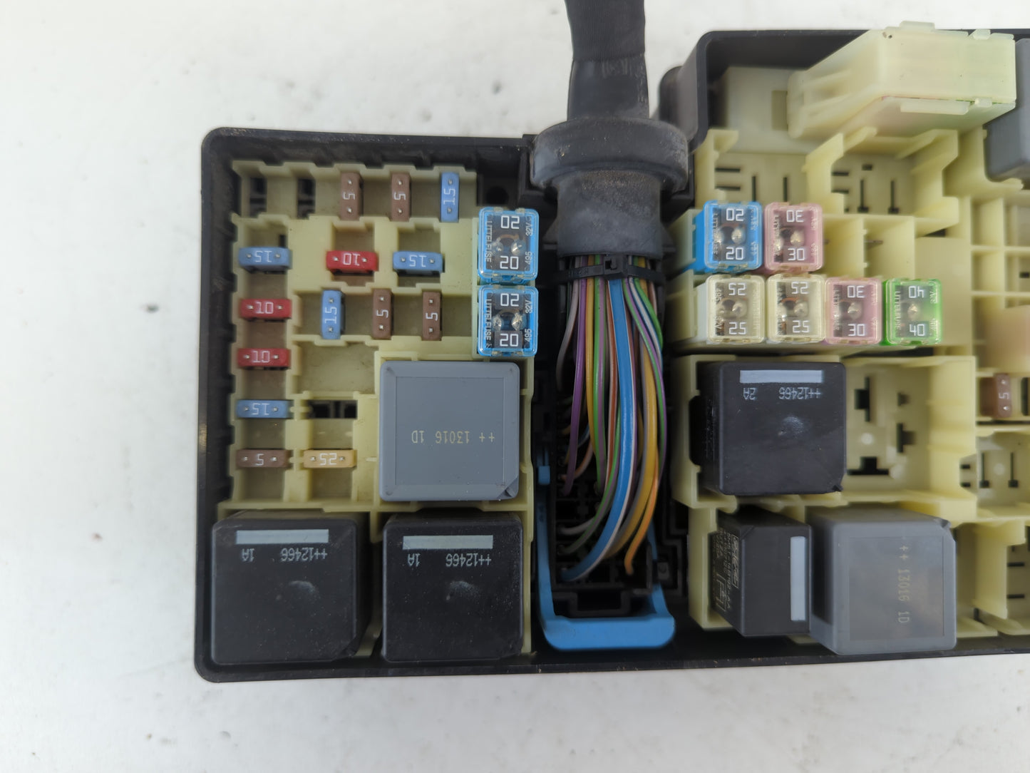 2013-2016 Ford Escape Fusebox Fuse Box Panel Relay Module P/N:5B0Q10107 AV6T-14A067-AC Fits Fits 2013 2014 2015 2016 OEM Use