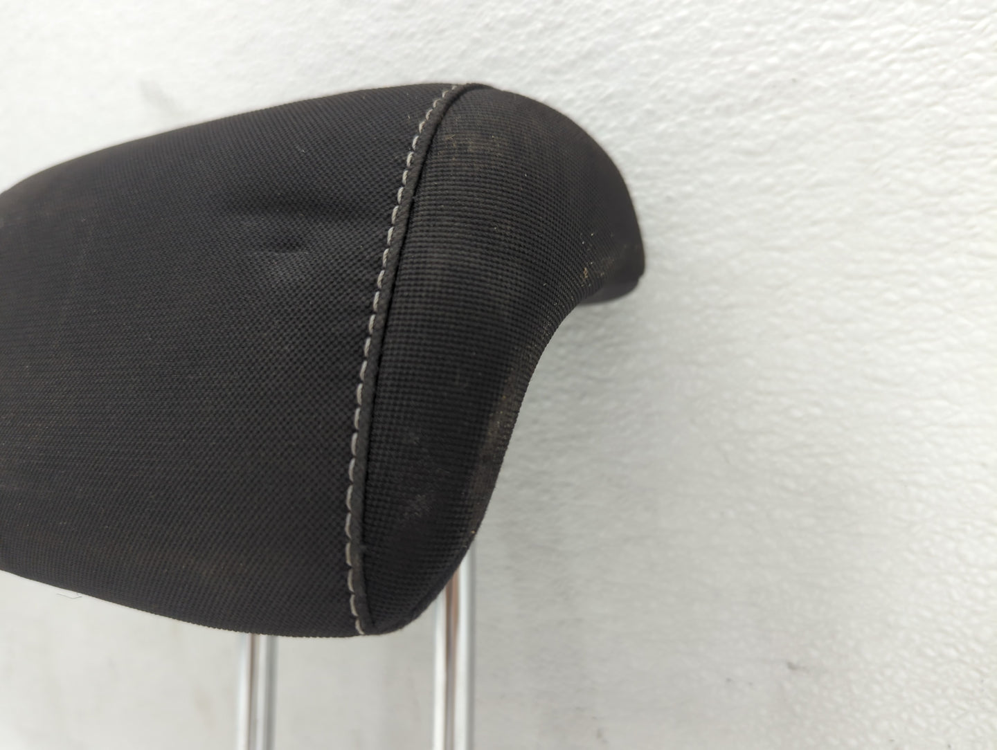 2013 Ford Escape Headrest Head Rest Front Driver Passenger Seat Fits OEM Used Auto Parts - Oemusedautoparts1.com