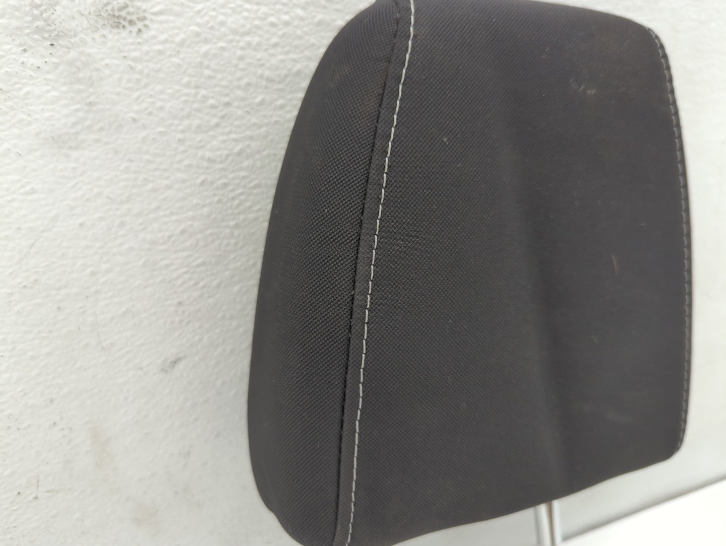 2013-2015 Ford Escape Headrest Head Rest Front Driver Passenger Seat Fits Fits 2013 2014 2015 OEM Used Auto Parts - Oemuseda
